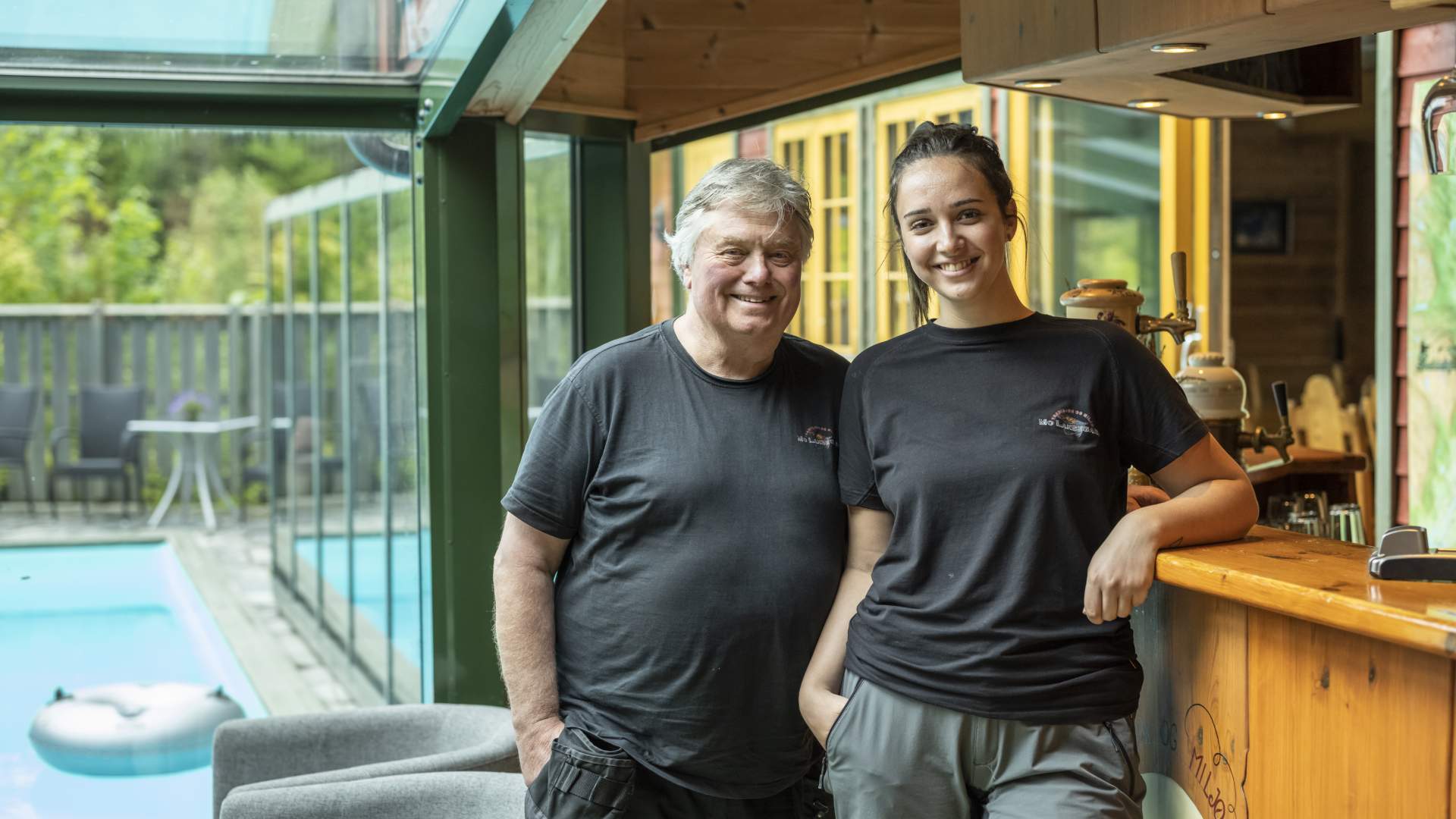 Mo Laksegard bei Suldalslågen auf Sand