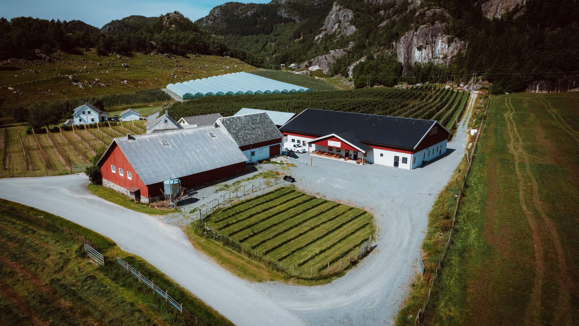 Bauernladen und Cider-Verkostung bei OmCider in Hjelmeland