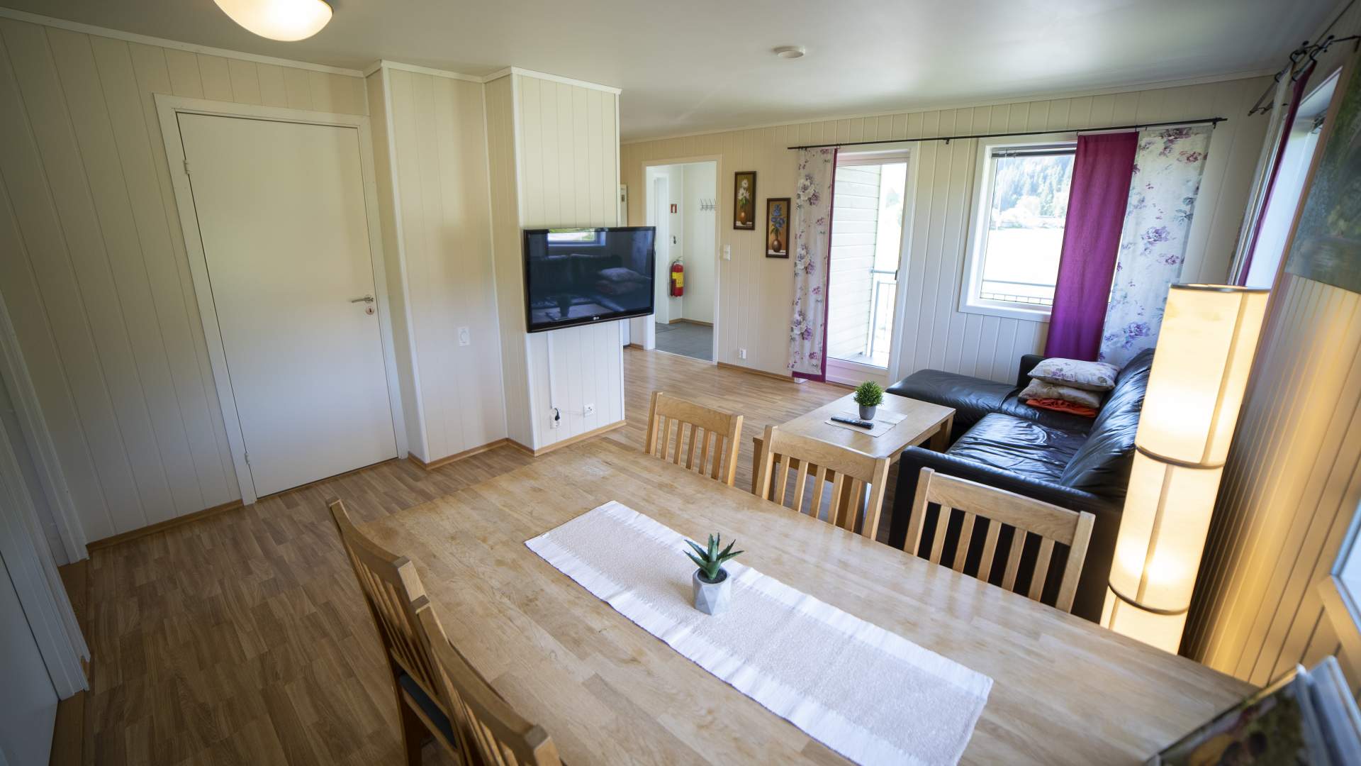 Førde Guesthouse & Camping