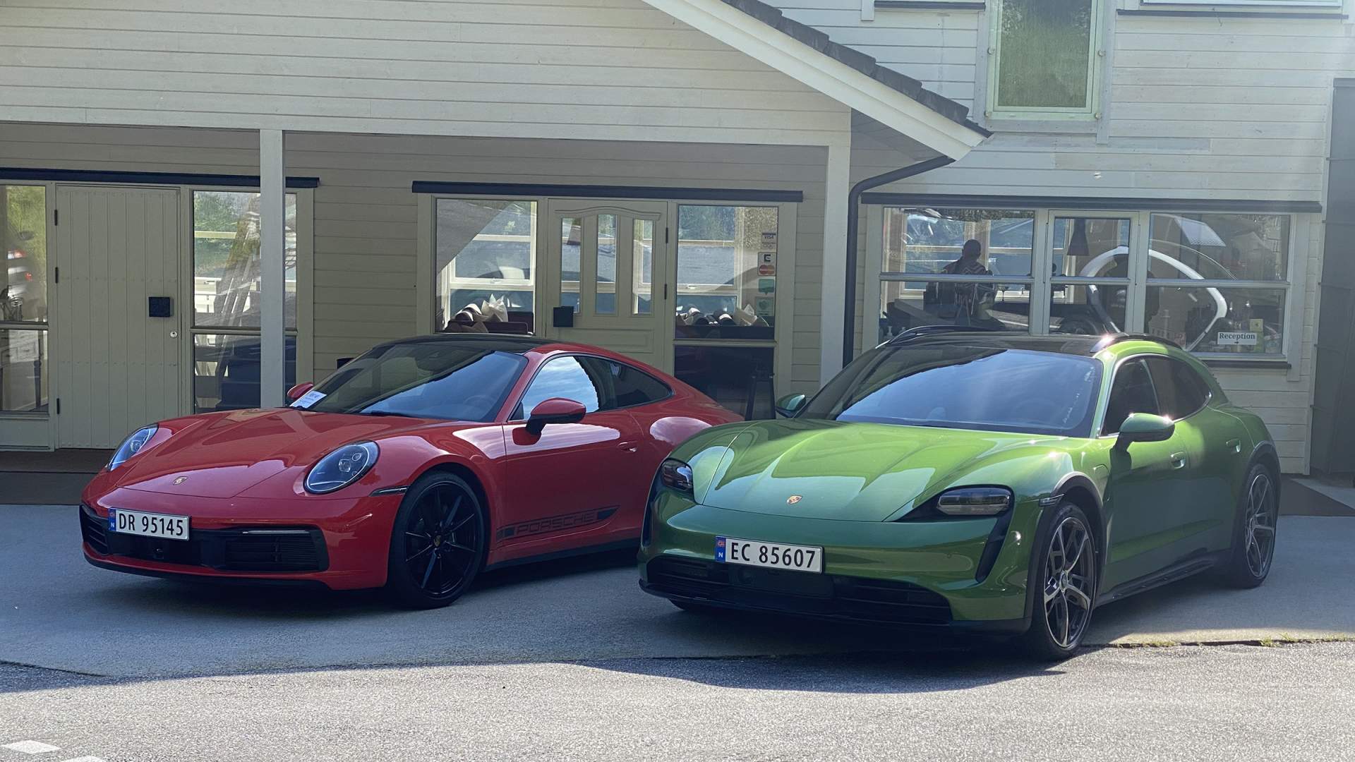 Kjør elektrisk med Sportsbilutleige hos Grande Fjord Hotel i Geiranger