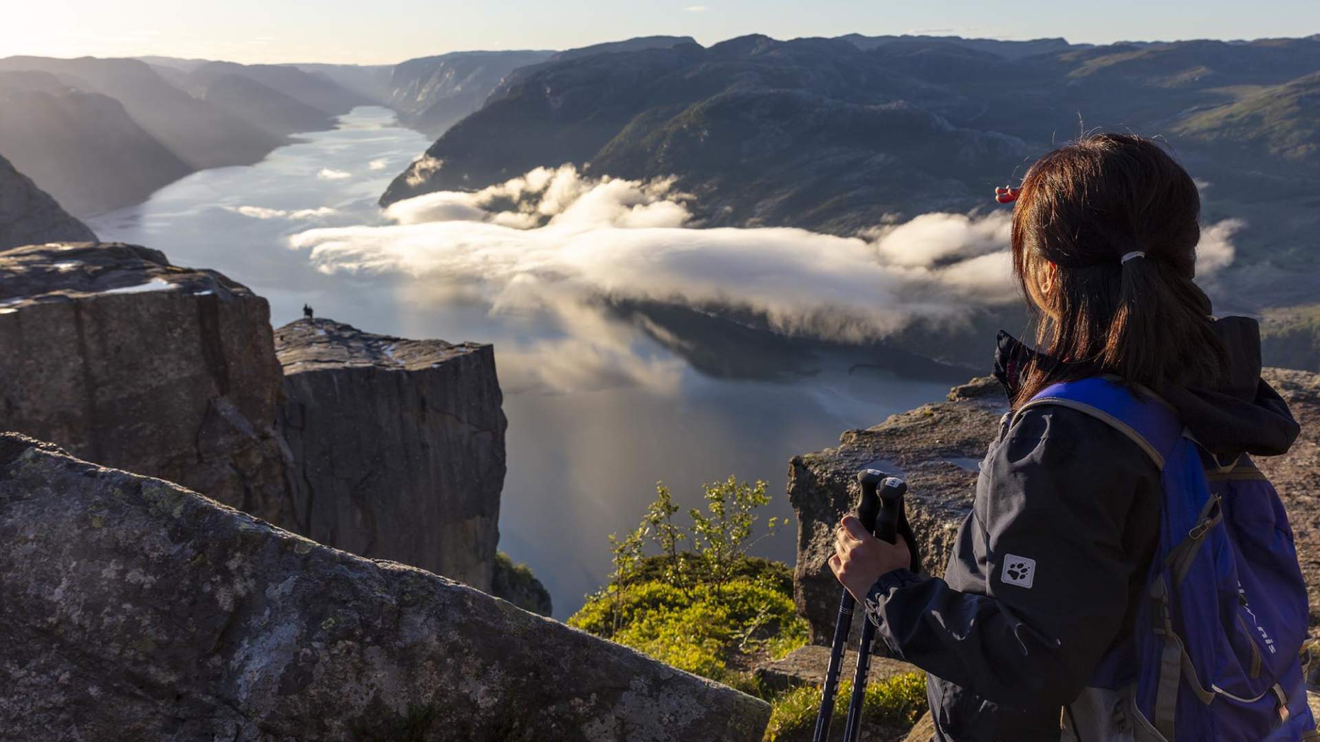 Guidet tur på gjemte stier til Preikestolen med Explore Lysefjorden