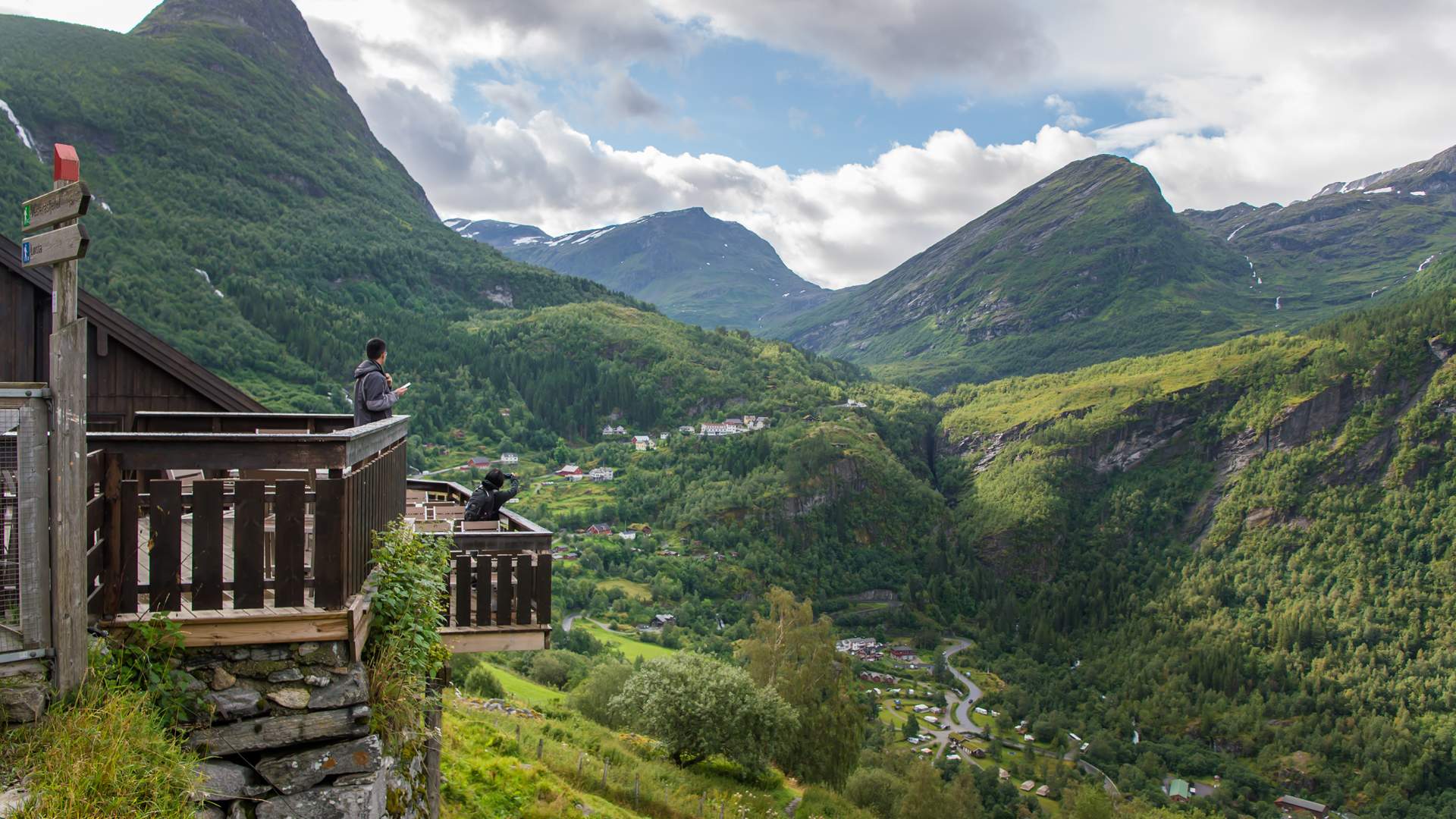 Westerås Restaurant i fjellsida med flott utsikt over Geiranger.