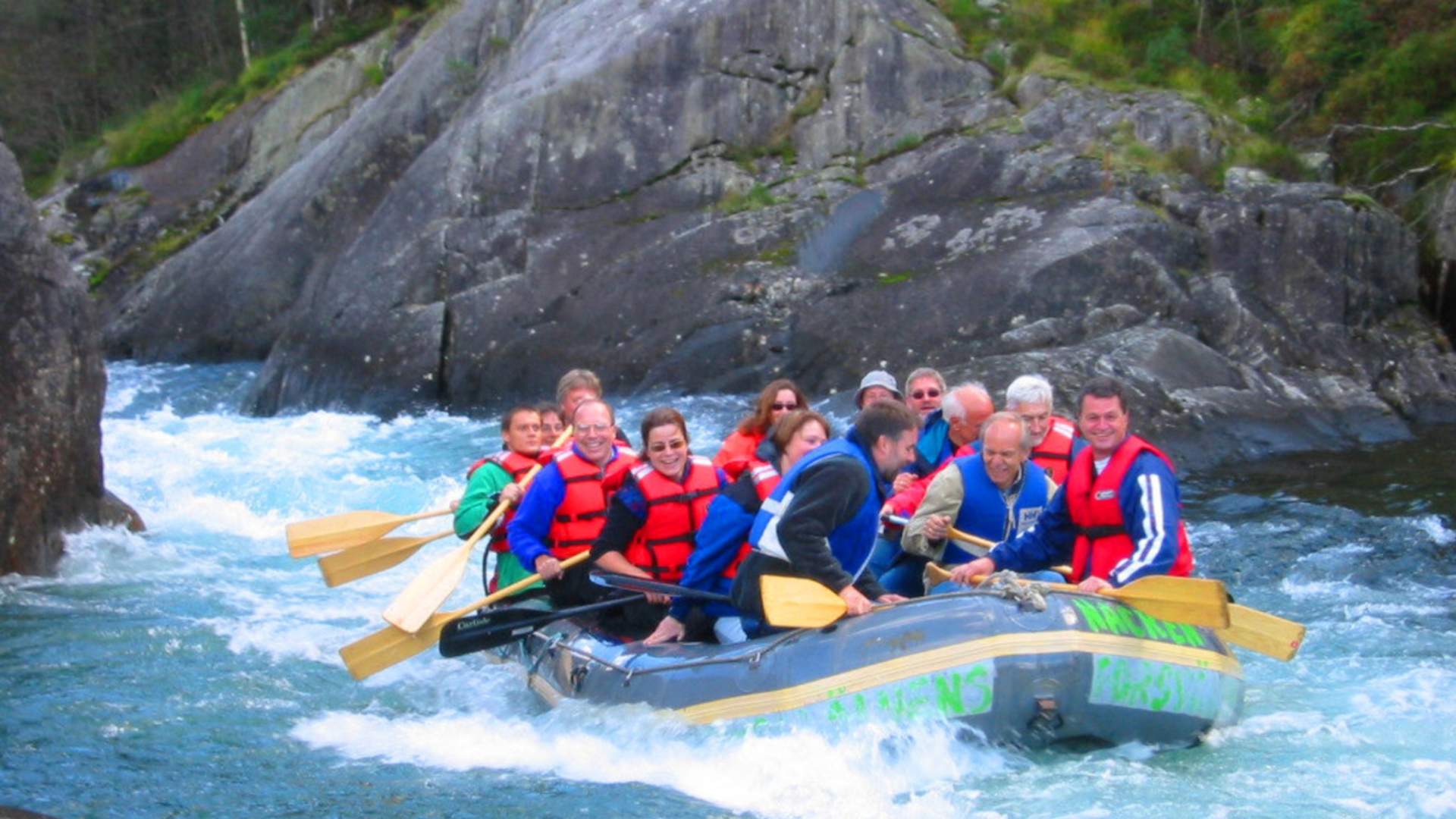 River expedition in Suldalslågen at Sand