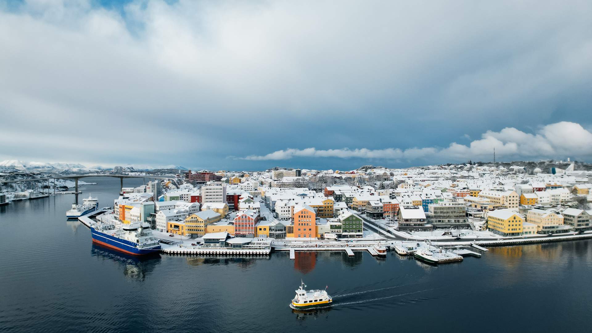 Public bus from Molde to Kristiansund over the Atlantic road