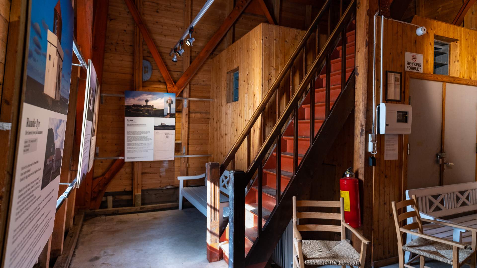 Fra første etasje på Alnes fyr