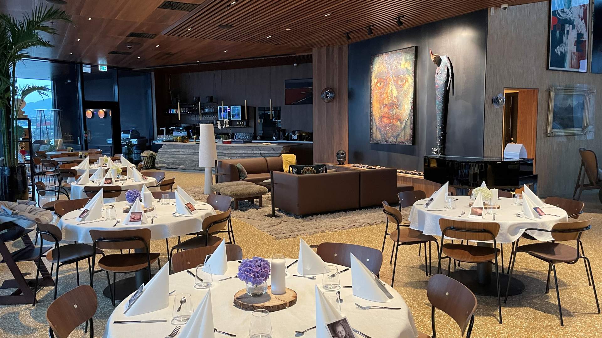 Restauranten tar 120 gjester og kan brukes til selskap og konferanser