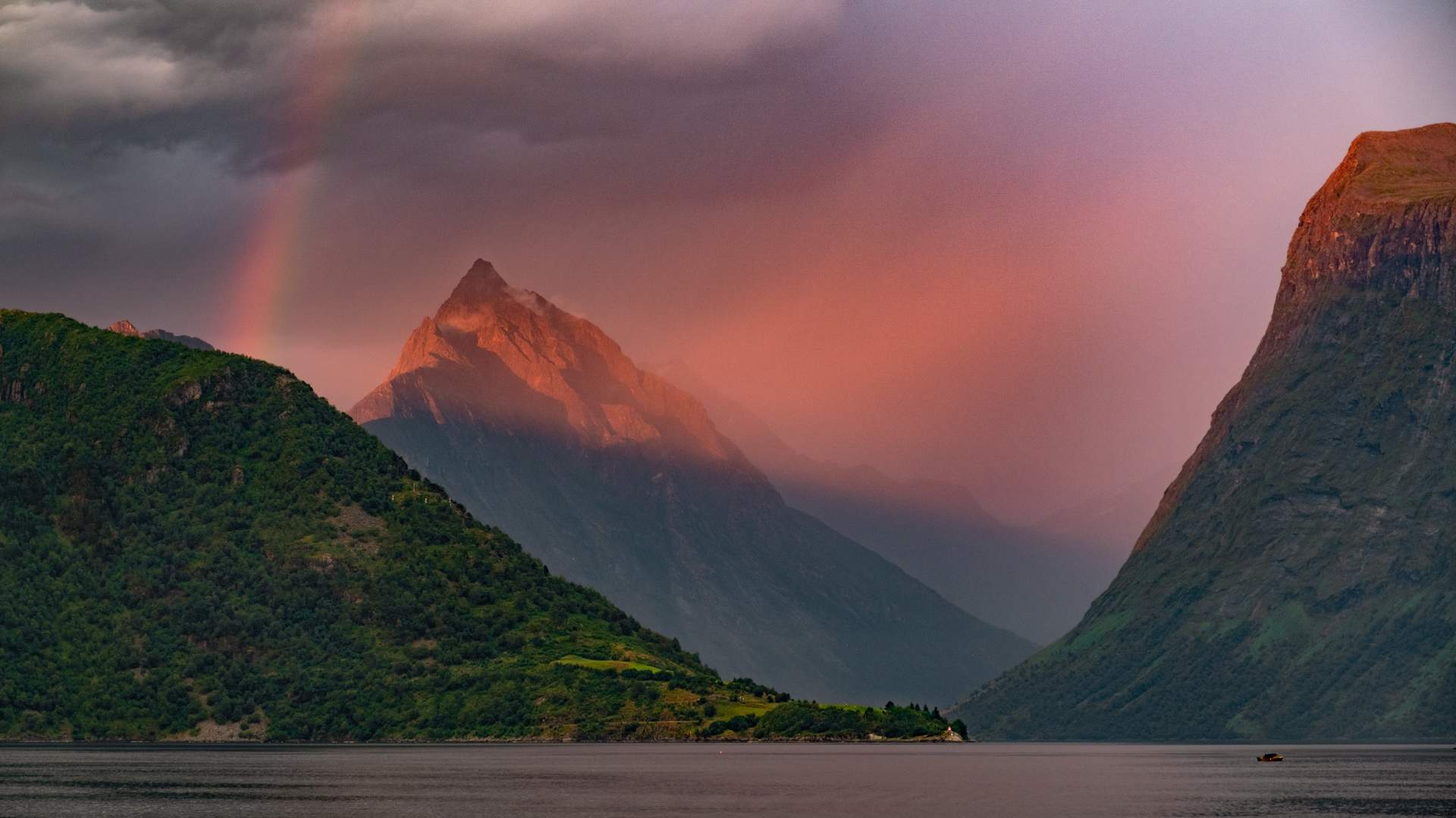 Fjordcruise i Hjørundfjorden