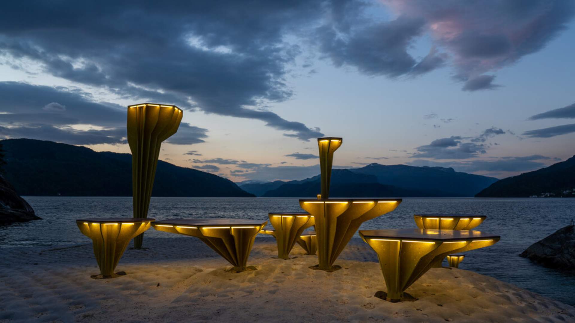 Venterommet (waiting room) and "the mushrooms" at Ropeid