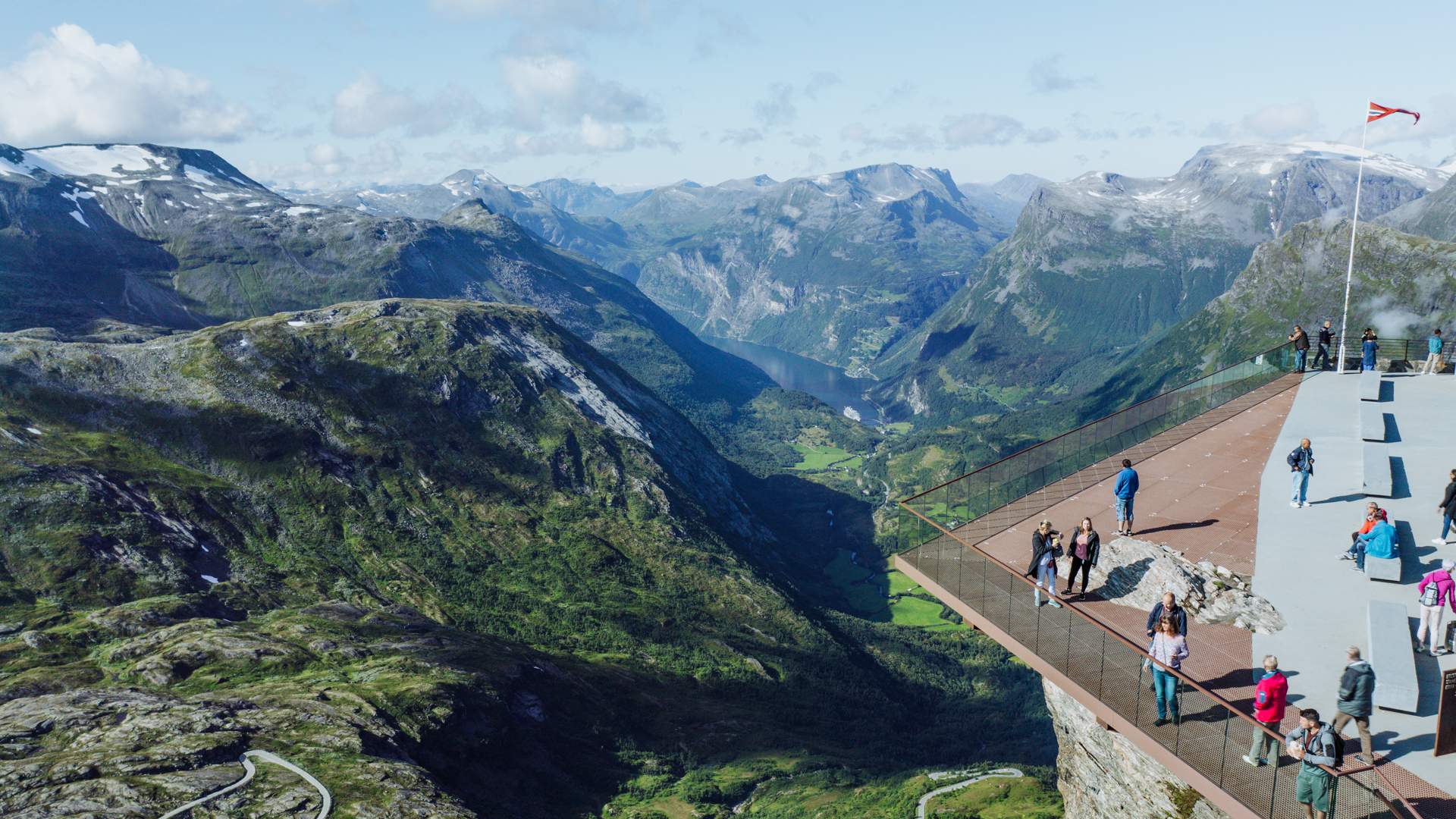 Utsiktsplatået Geiranger Skywalkg på Dalsnibba.