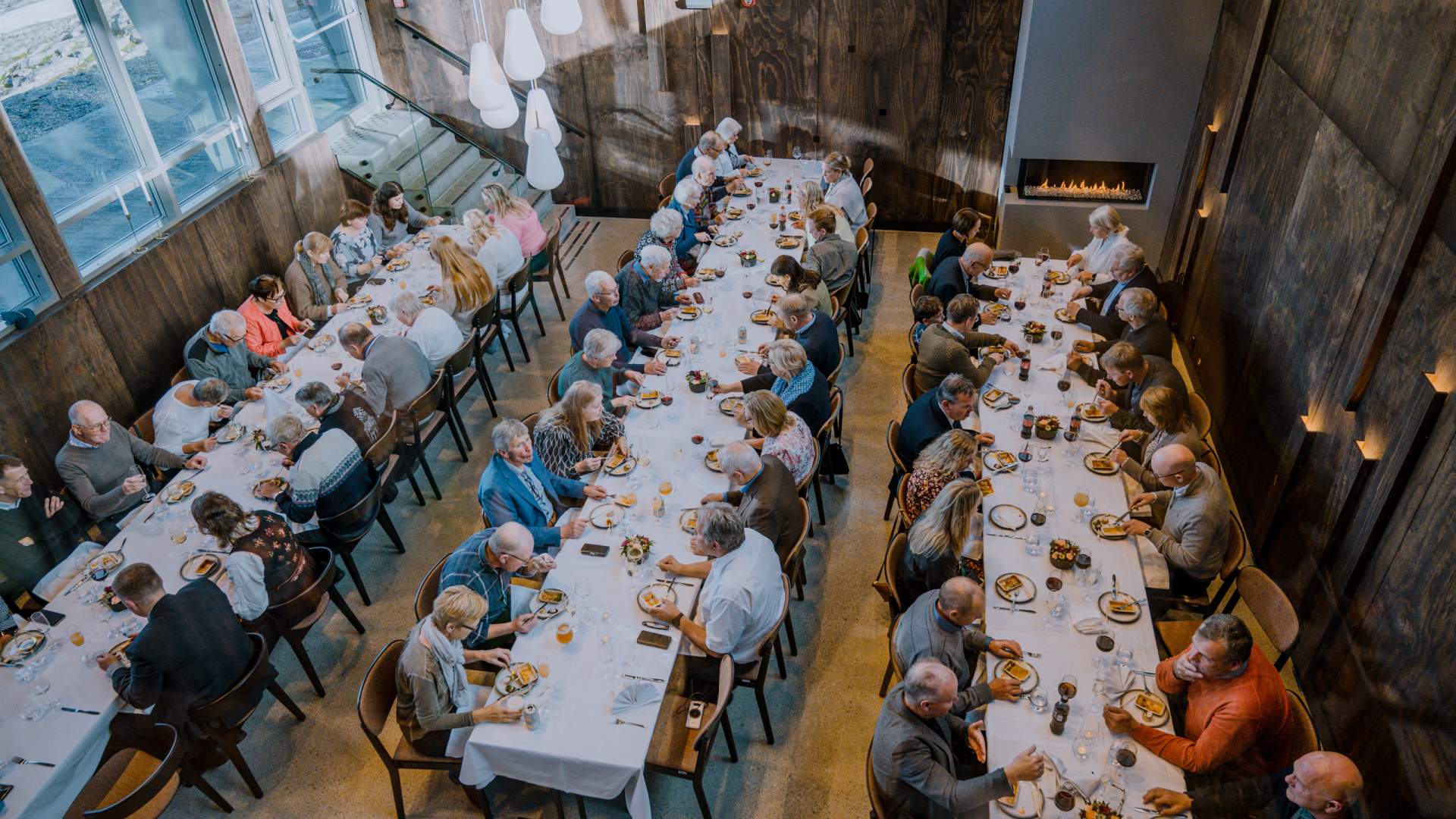 Koslig selskapslokale på Dalsnibba for grupper og arrangement.