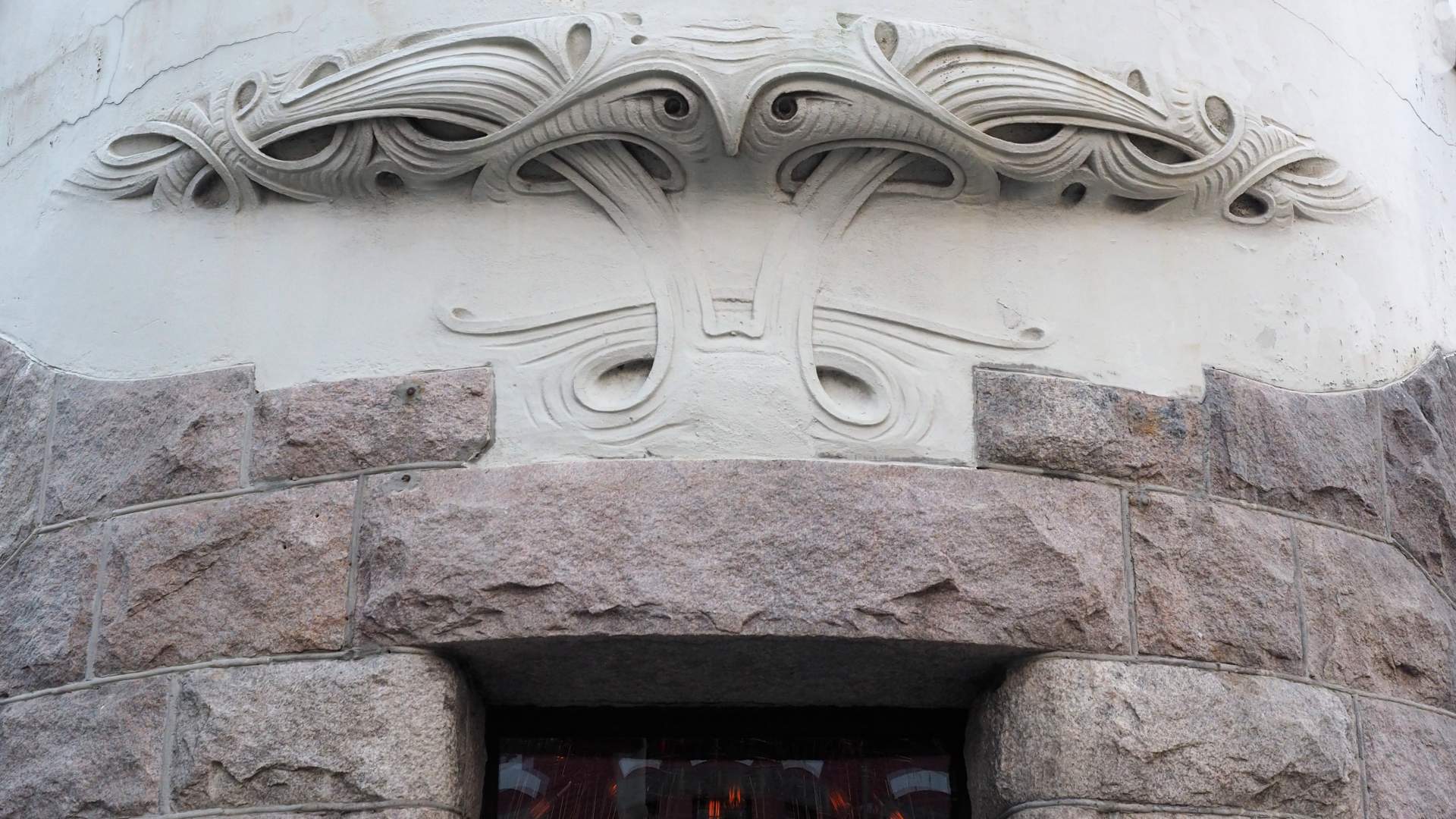 Jugendstil med sine vakre utsmykninger, her en ugle.