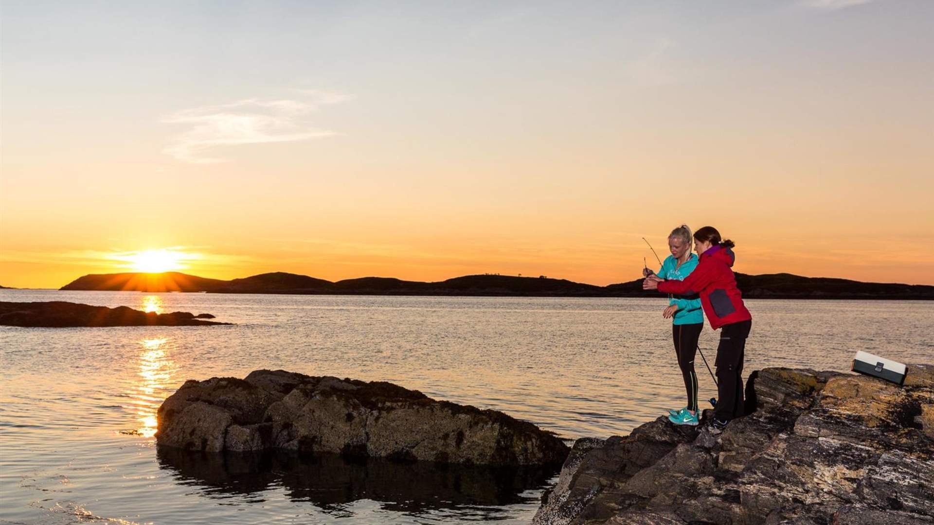 Coastal hike to Smågevatnet and Brenslen on Aukra