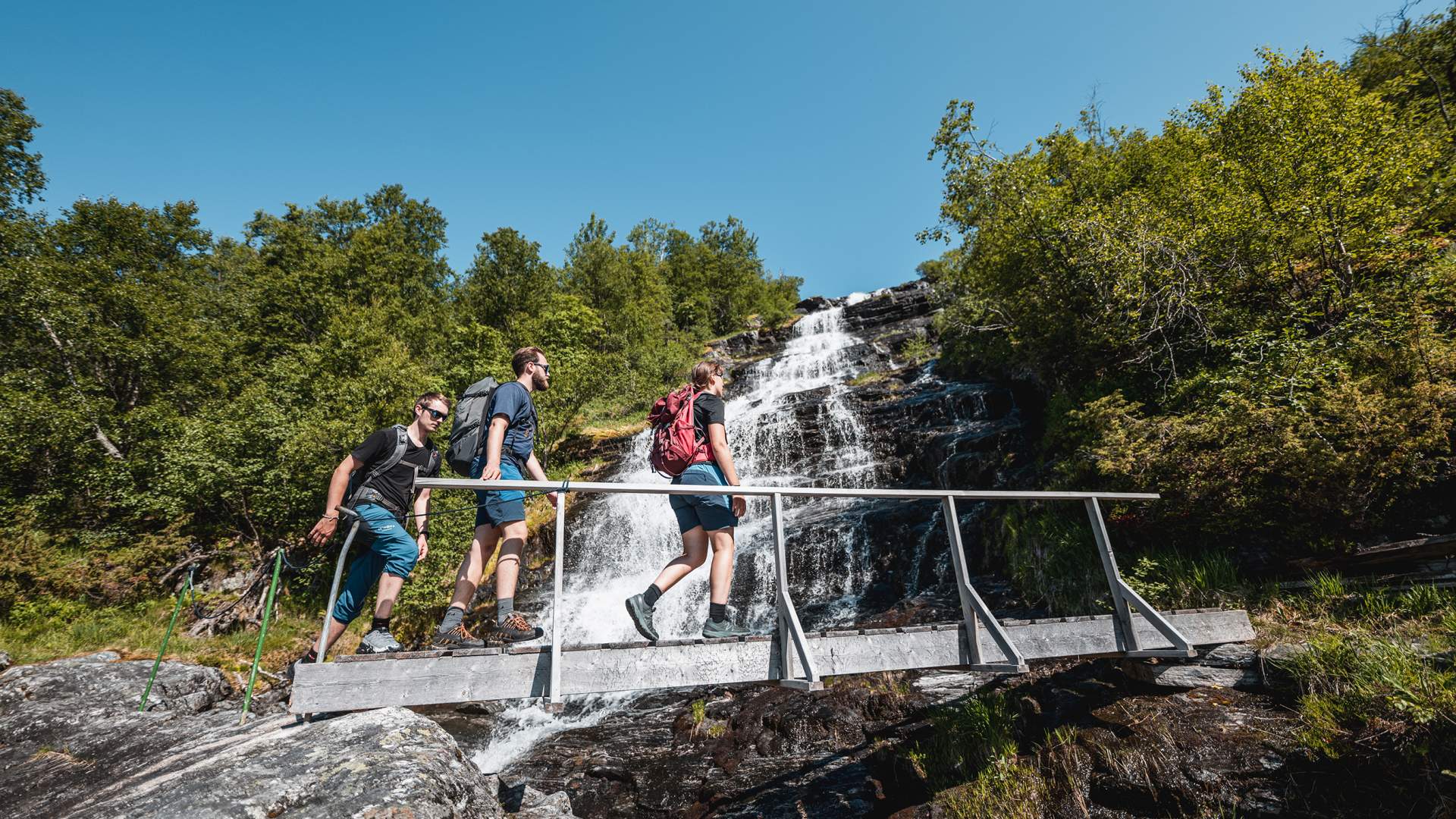 På vandring i flotte omgivelser på Hellesylt