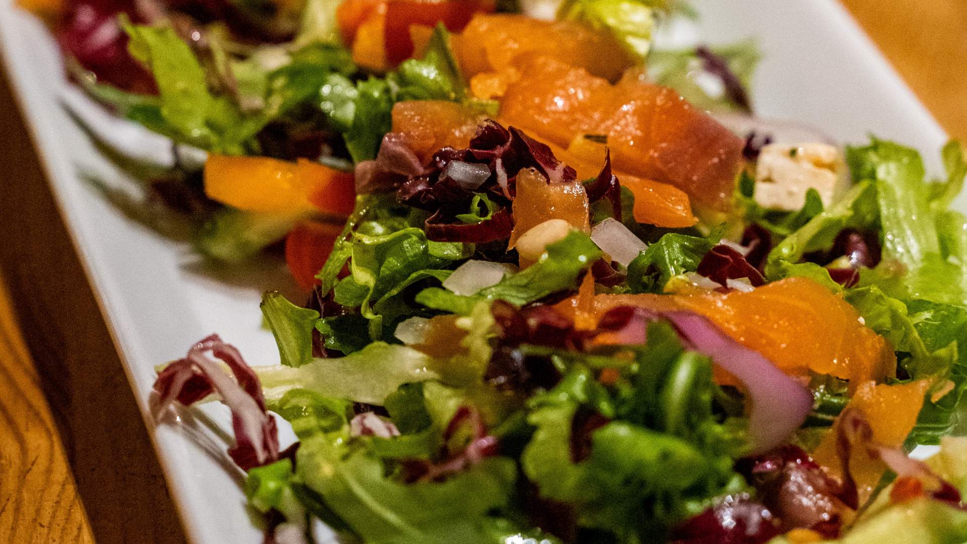 Mo Laksegard bei Suldalslågen auf Sand