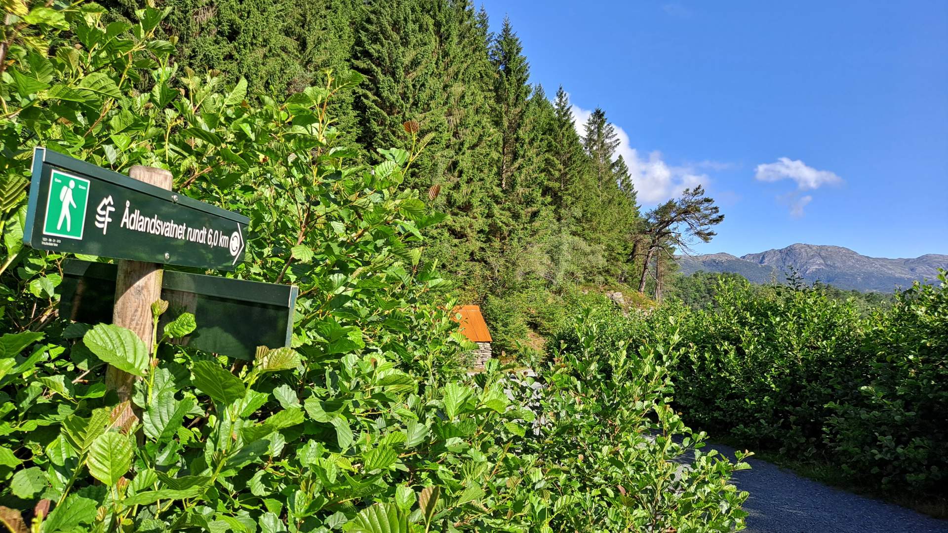 Turen rundt Ådlandsvatnet er 6 km