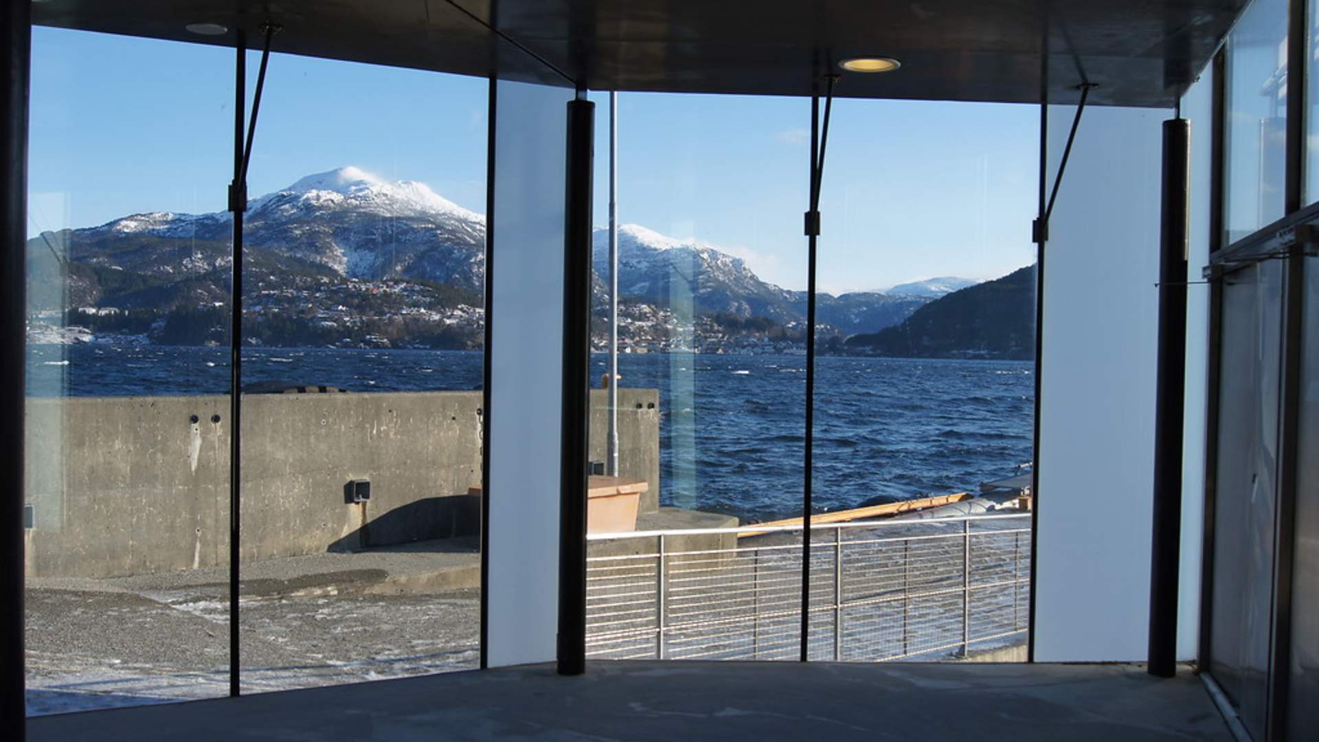 Venterommet (waiting room) and "the mushrooms" at Ropeid