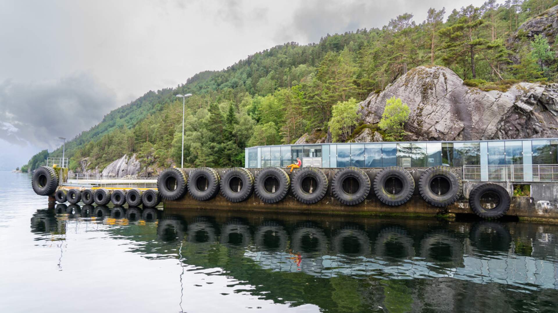 Venterommet (waiting room) and "the mushrooms" at Ropeid