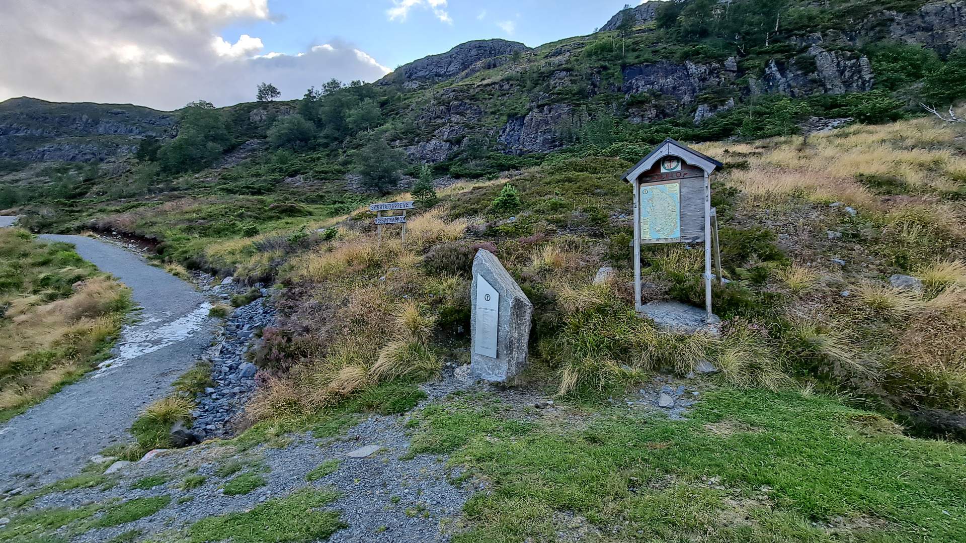 Turen opp Fossabrekko er godt skilta