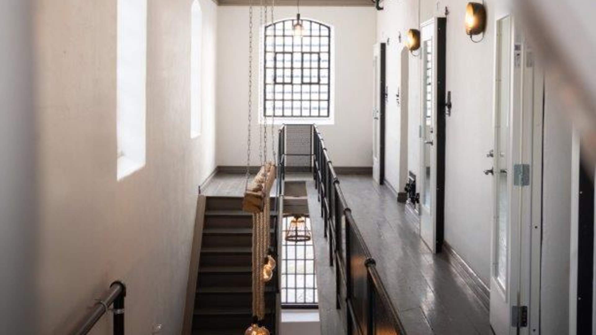 Bygningen var tidlegare eit fengsel