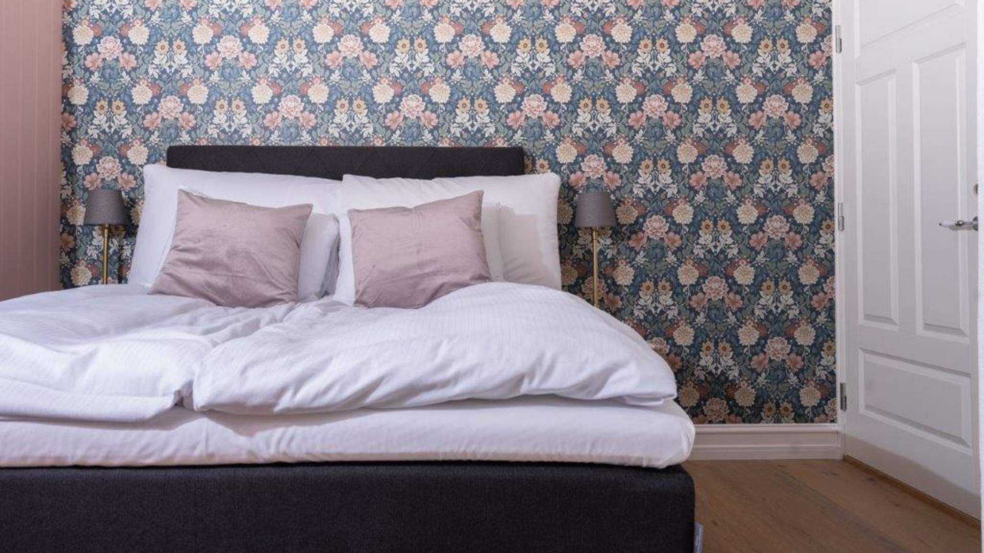 På hotellromma er det også lagt stor vekt på detaljane