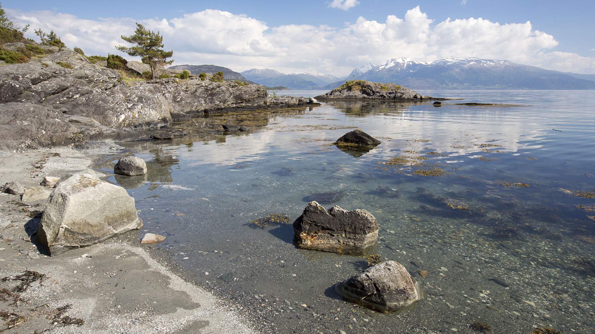 Klubbavika badestrand på Tysnes