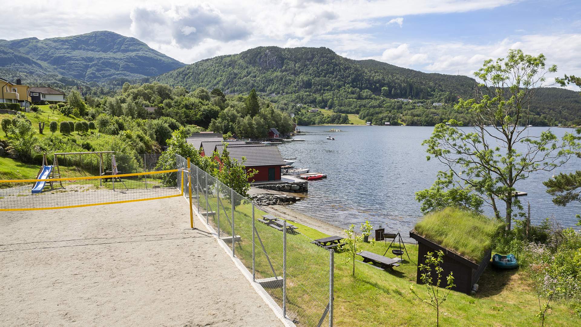 Apalvika badestrand på Tysnes