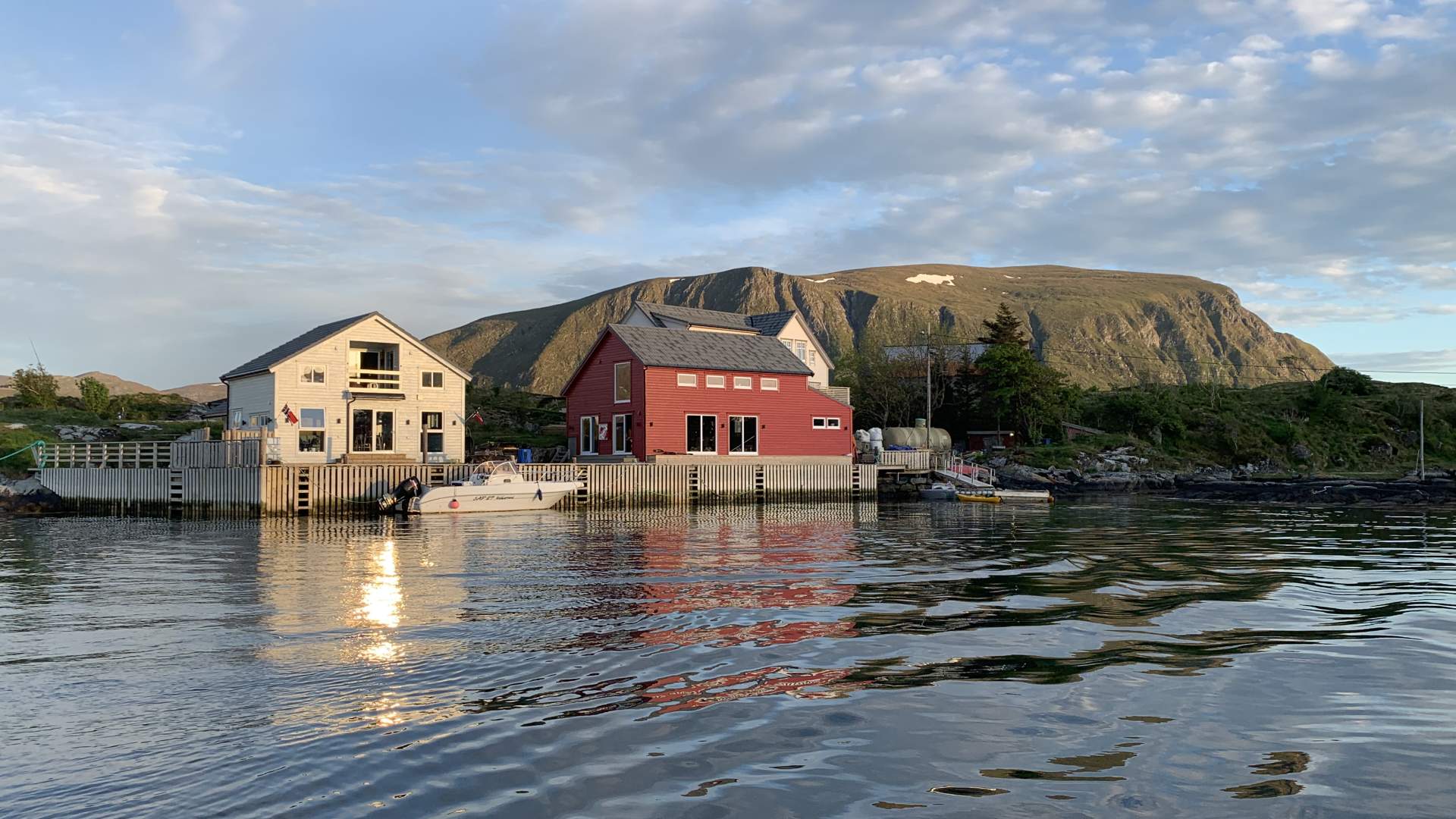 Idylliske Torvholmen på Sunnmøre
