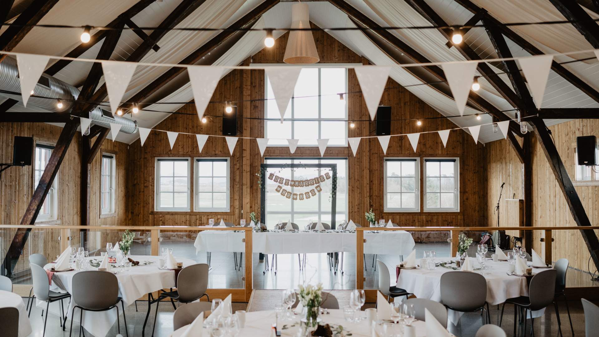 Solastranden gård dekket til fest