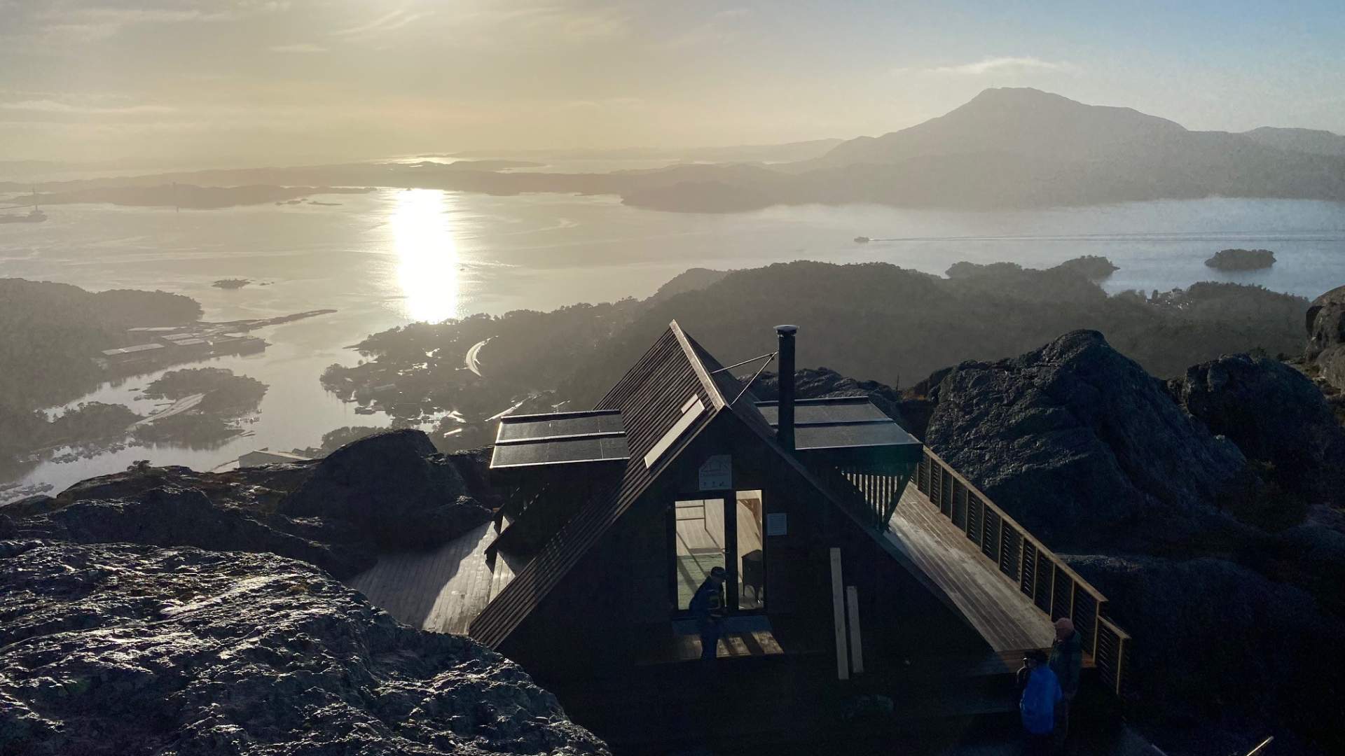 Dagsturhytta Utsletteslottet på Stord