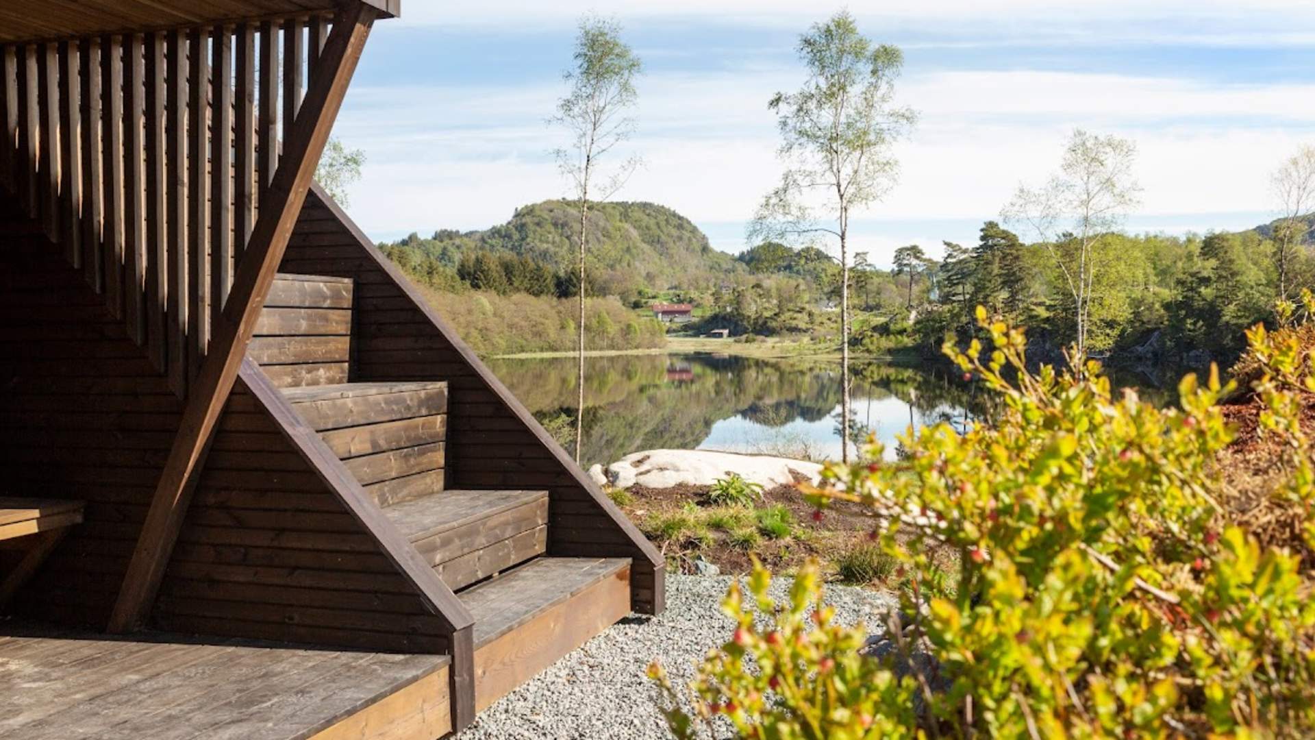 Miklastofa ligg vakkert til ved Kyrkjevatnet