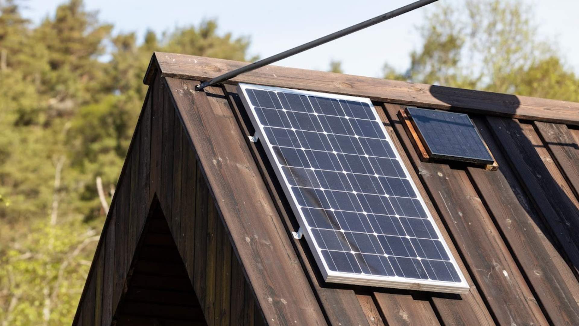 Solcellepanel installert på taket