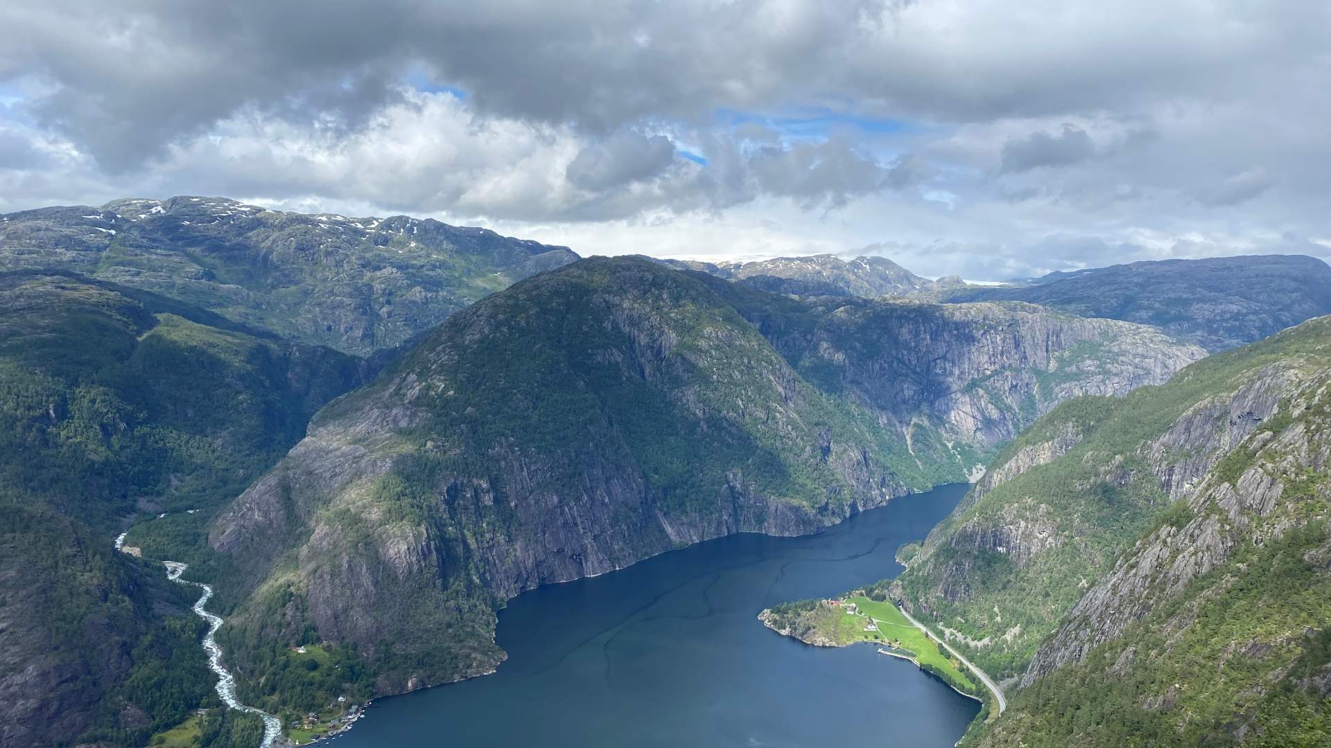 View Langfoss i Åkrafjorden