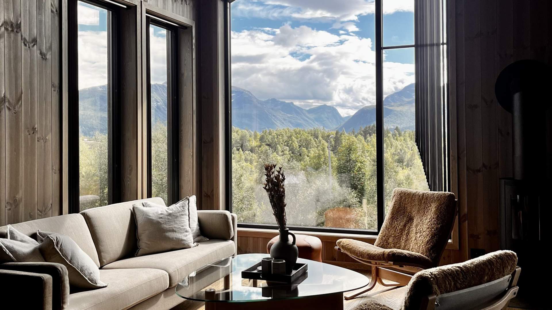 Nyt utsikta i Sunnmørsalpane.