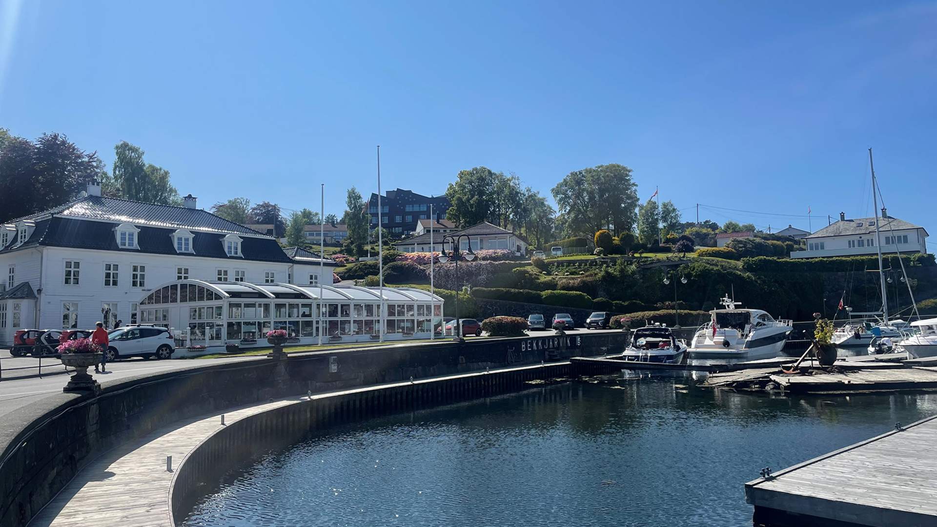 Bekkjarvik og Bekkjarvik Gjestgiveri er også ein av stoppestadene på sykkelturen.