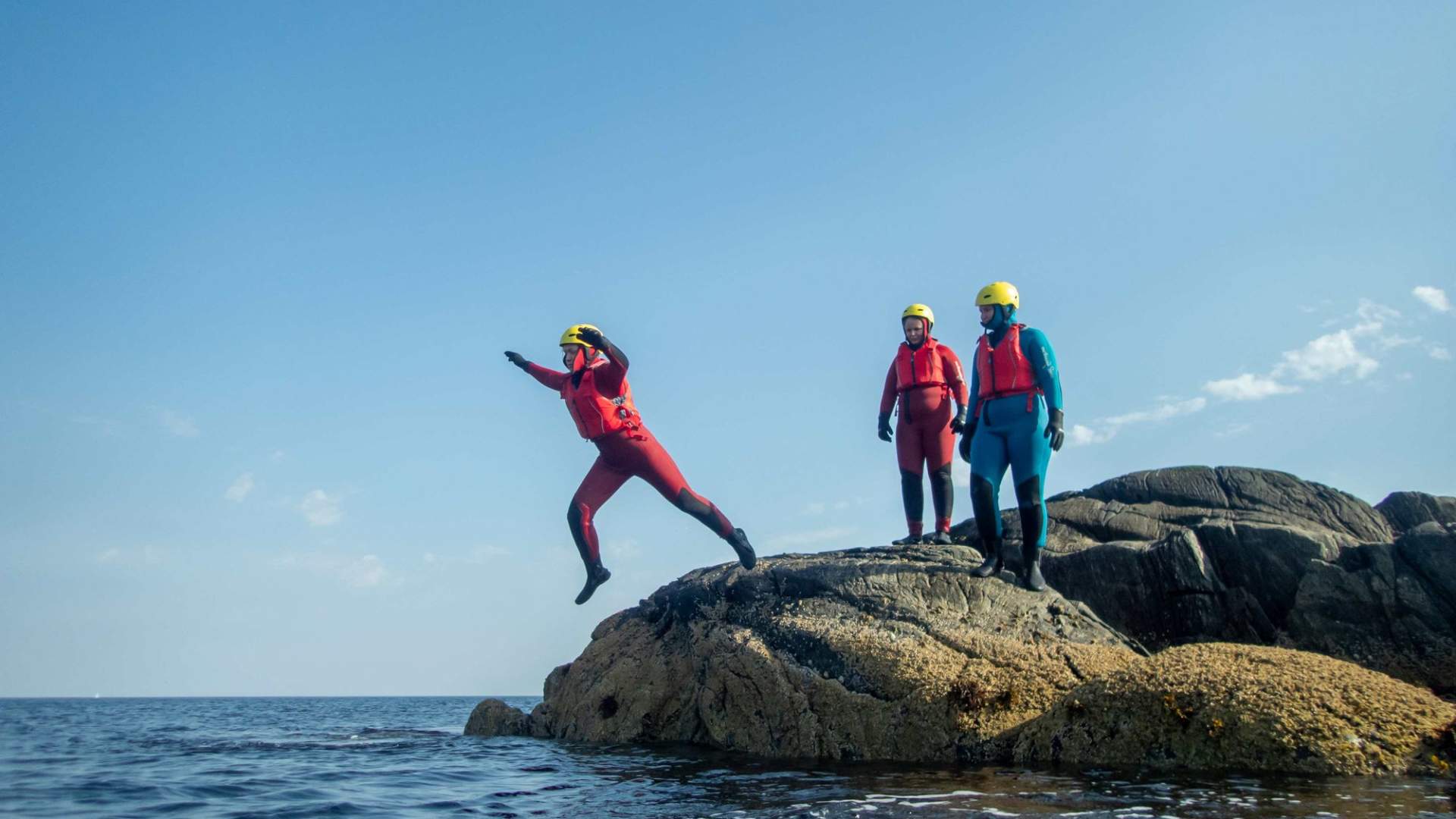 Bli med på Coasteering!