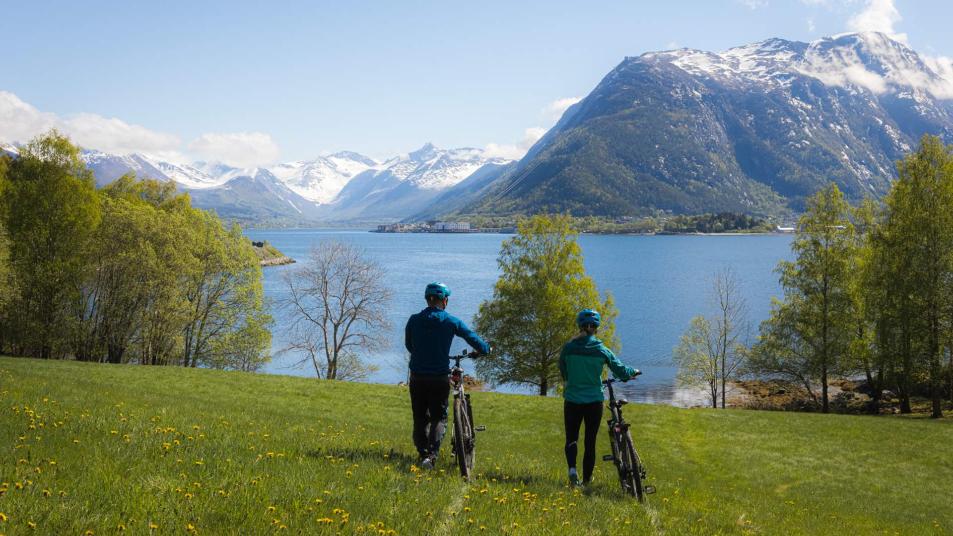 E-bike trip to Kolmanneset in Åndalsnes