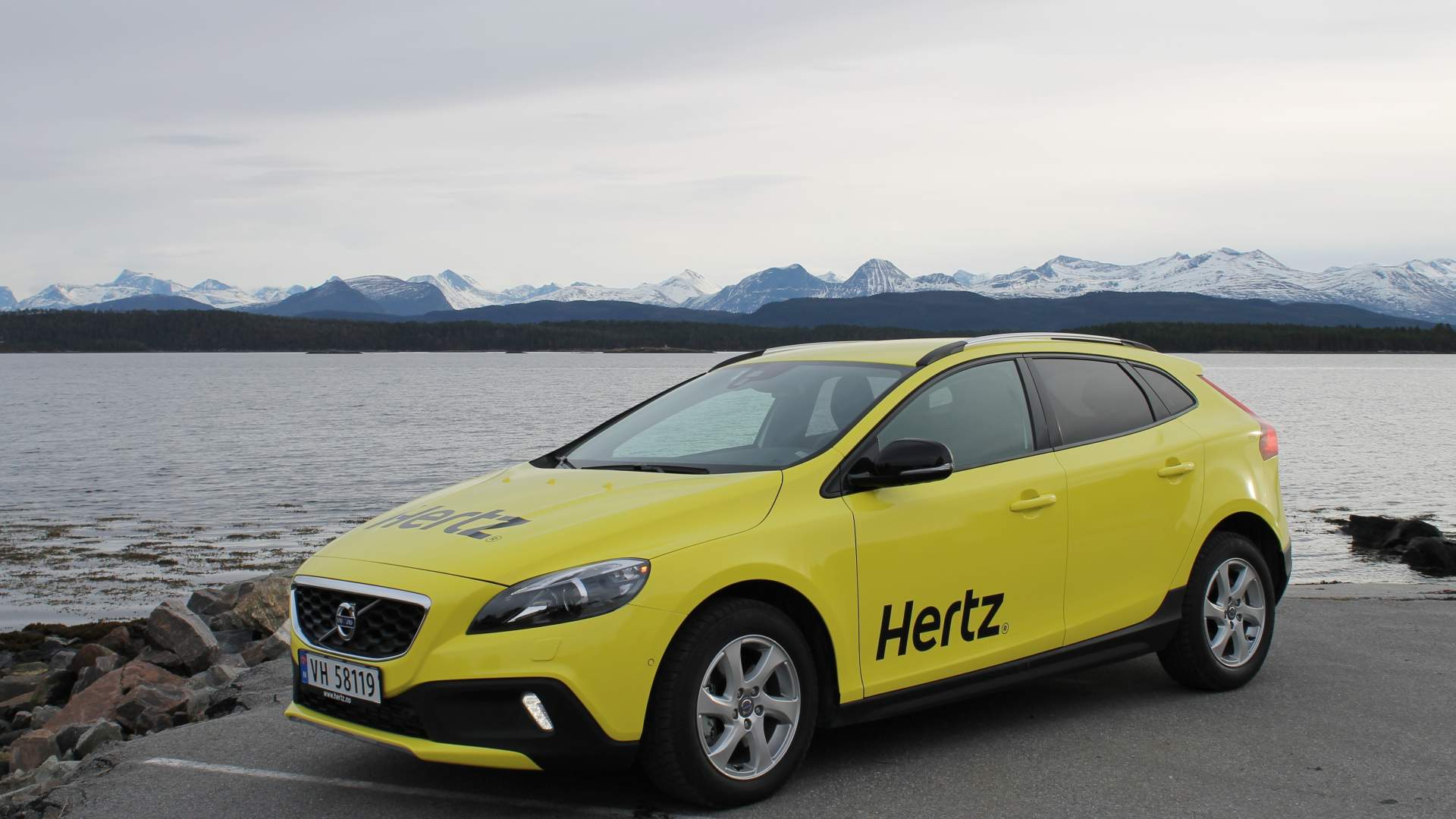 Hertz Car Rental Molde