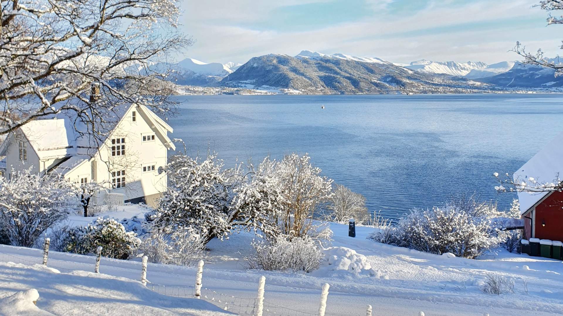 Garden i vinterdrakt.