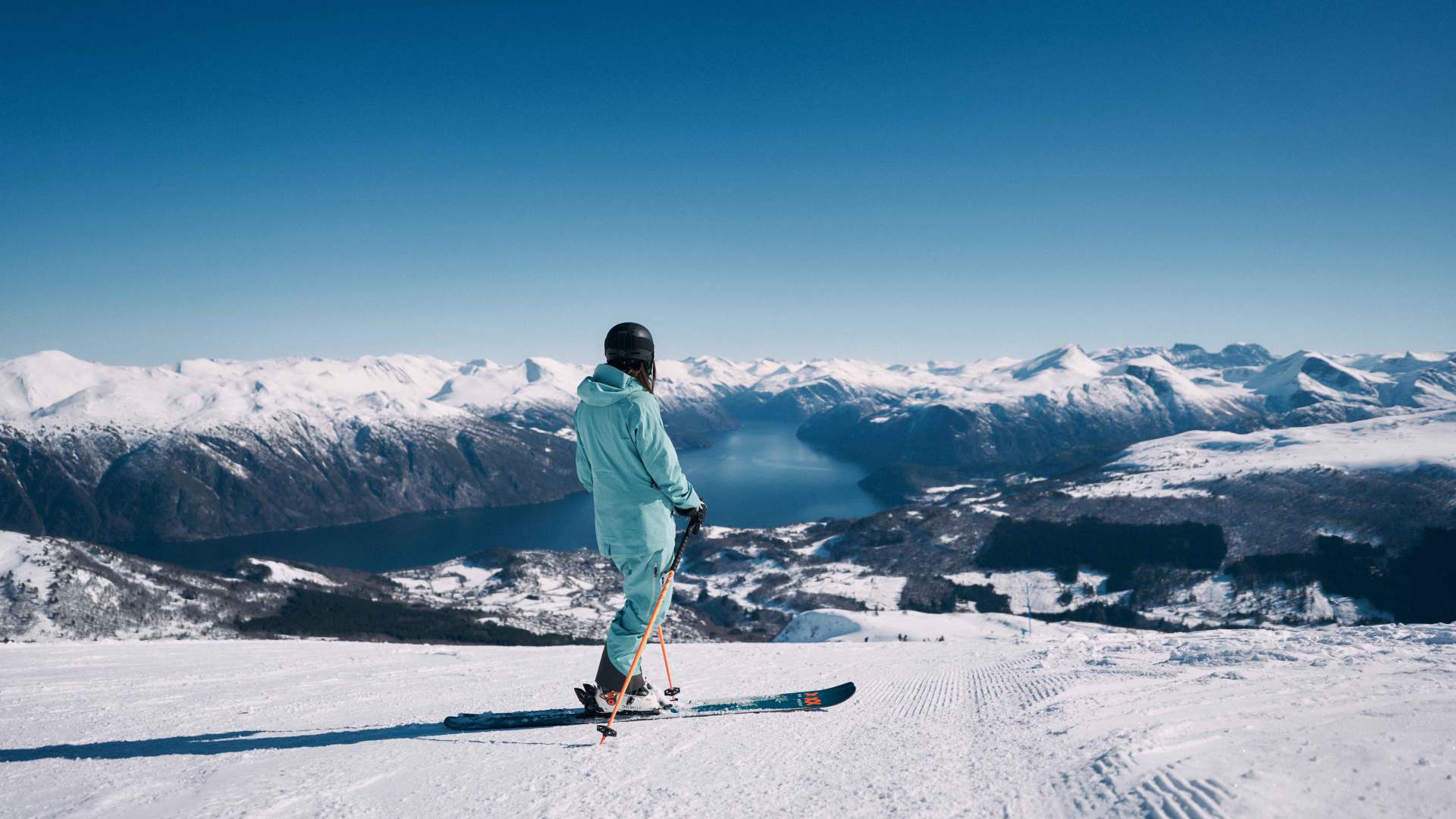 Utsikt fra Strandafjellet Skisenter utover fjorden.