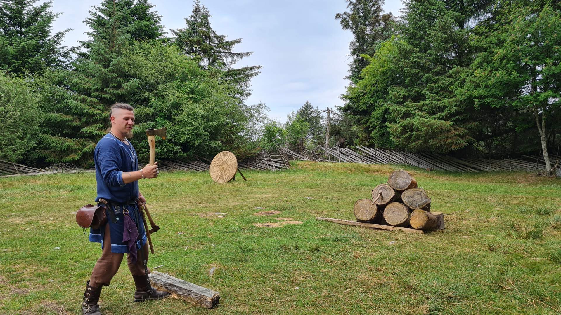 Lagbygging på Vikingvis på Avaldsnes