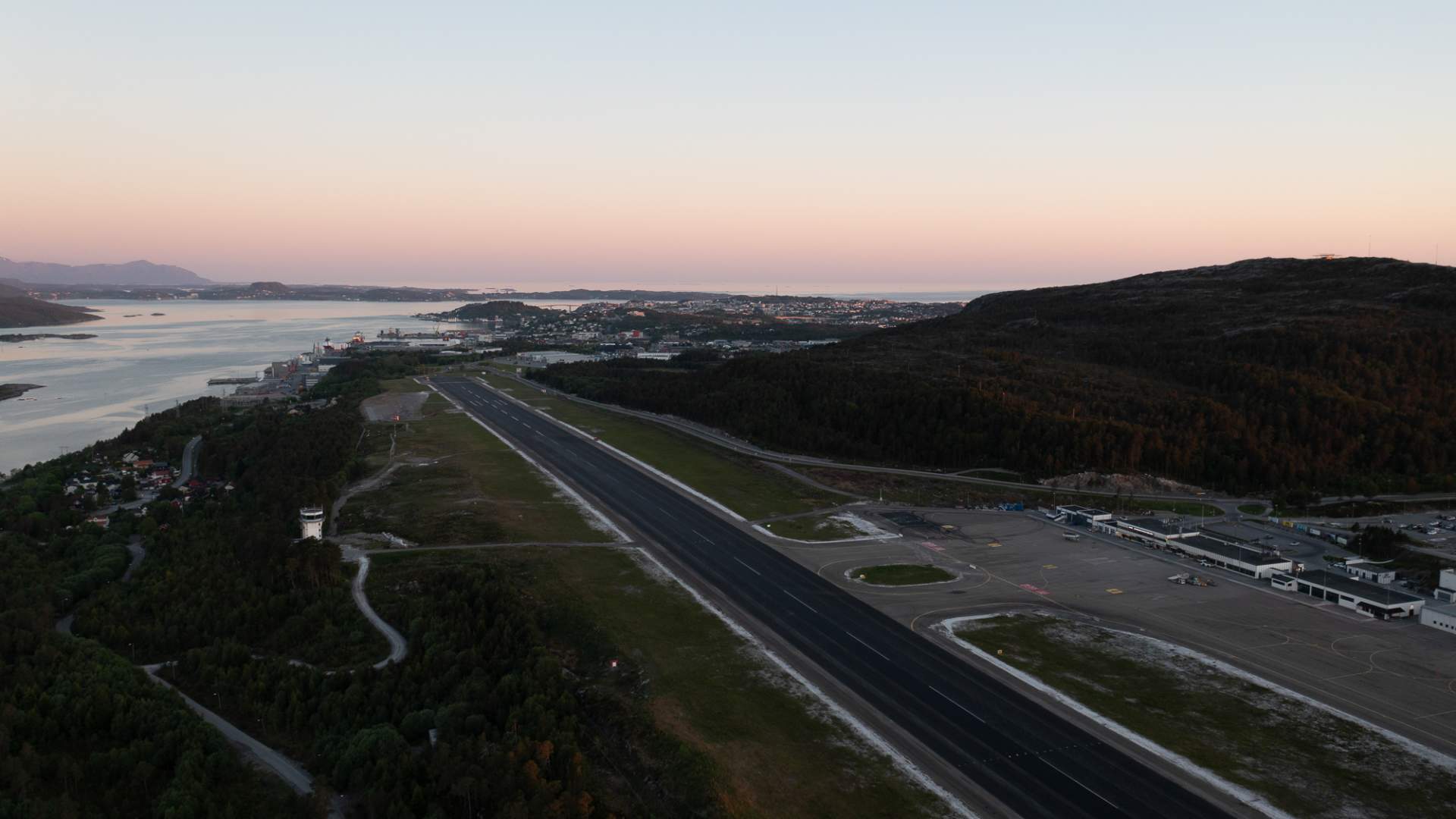 Kristiansund Airport, Kvernberget