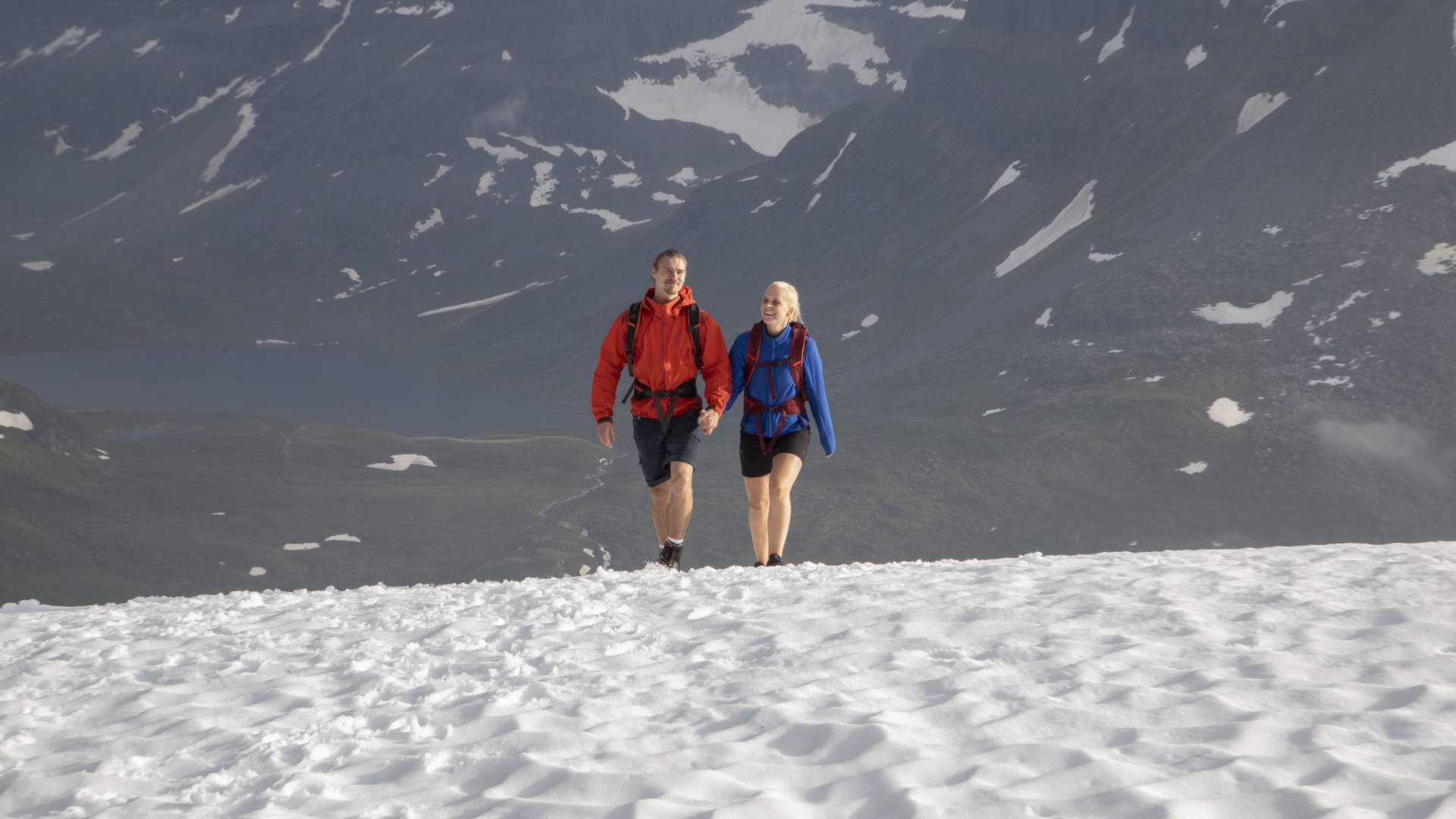 Bergwanderung von Kårvatn nach Innerdalen über Bjøråskaret