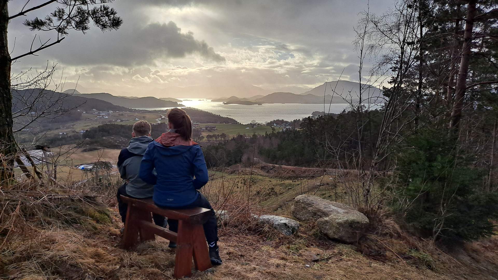 Fint å ta ein pause i bakken for å nyte utsikten