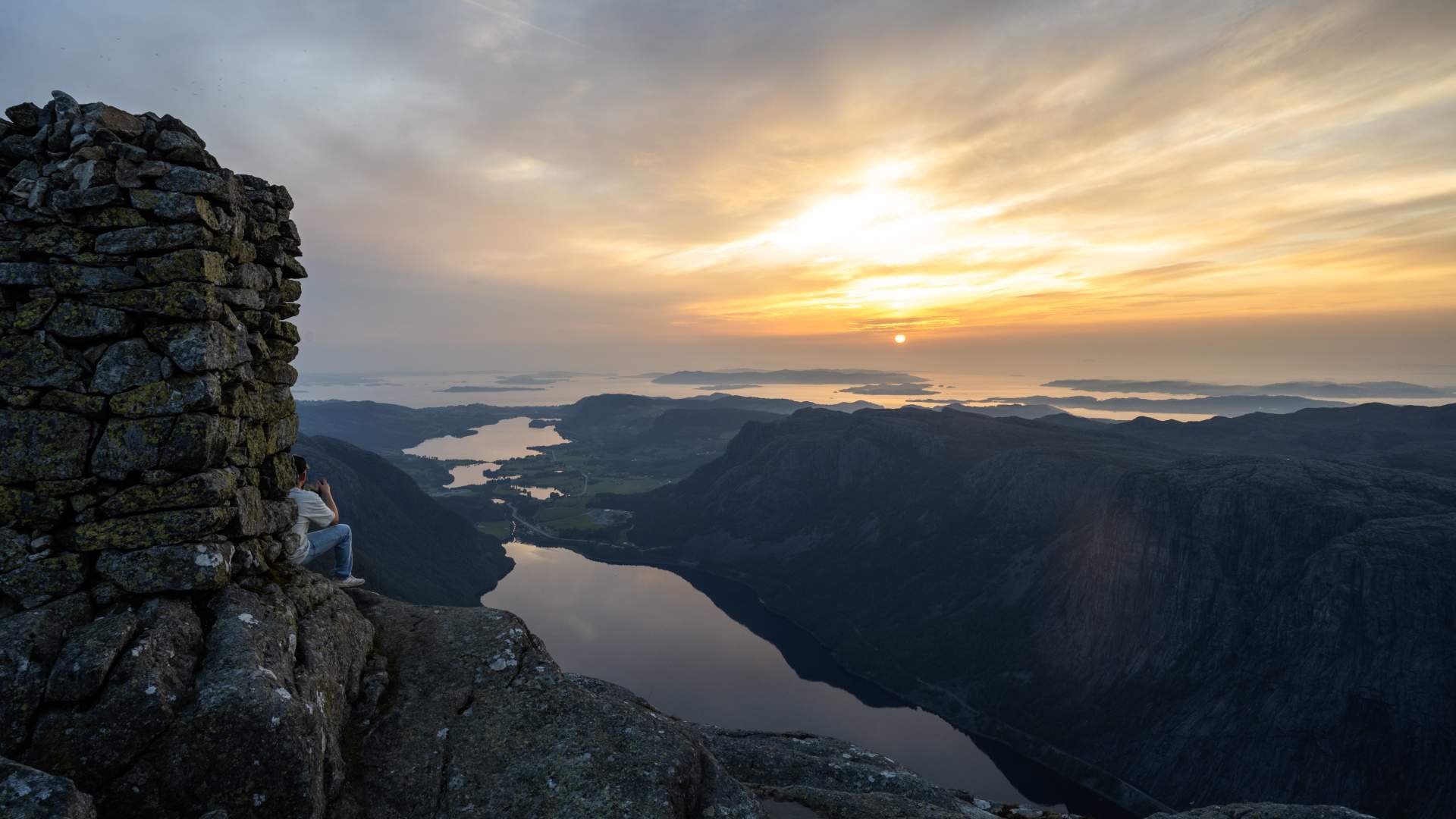 Reinaknuten - guided hike with Stavanger Adventure