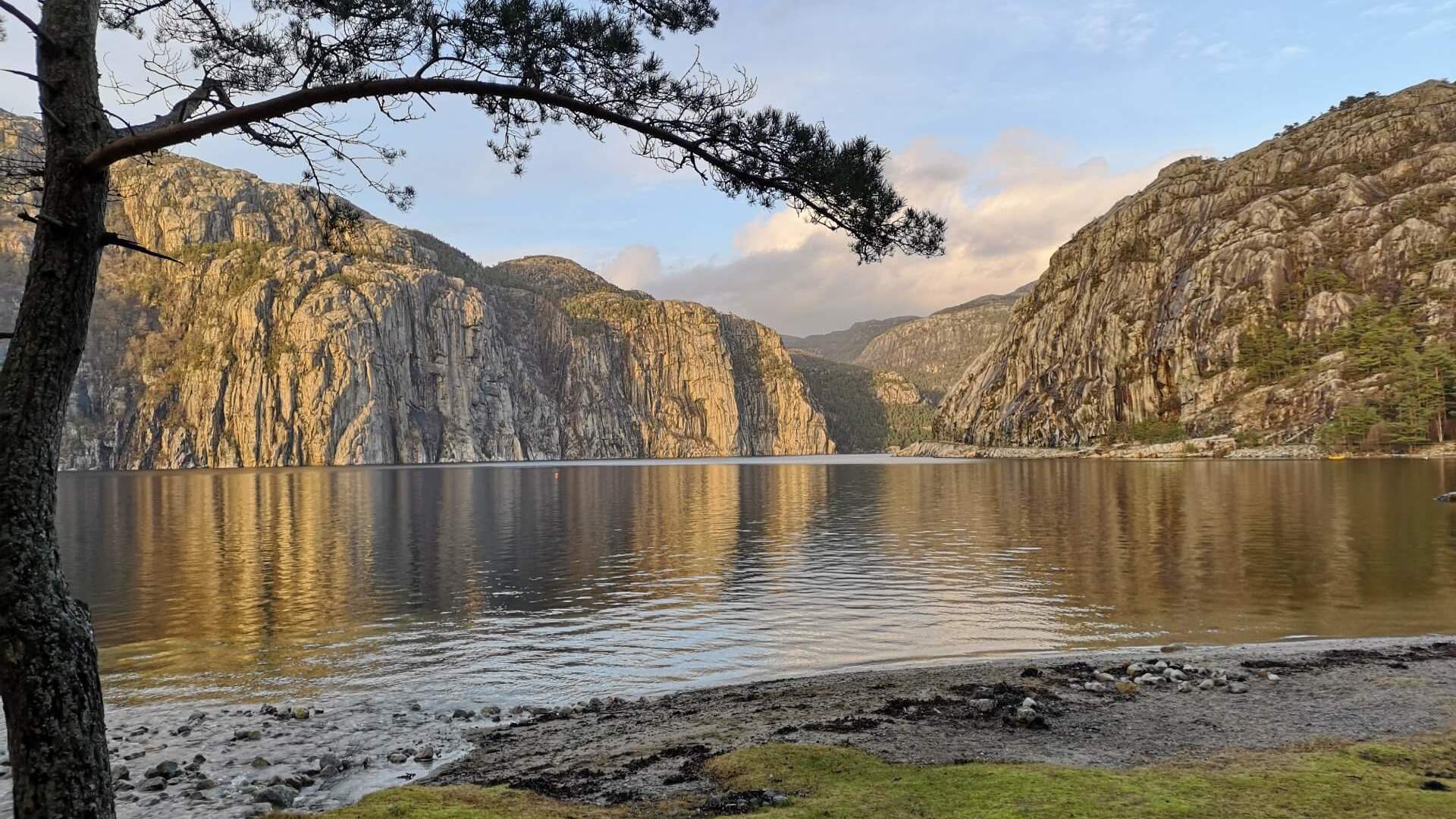 Lysefjorden private cruise