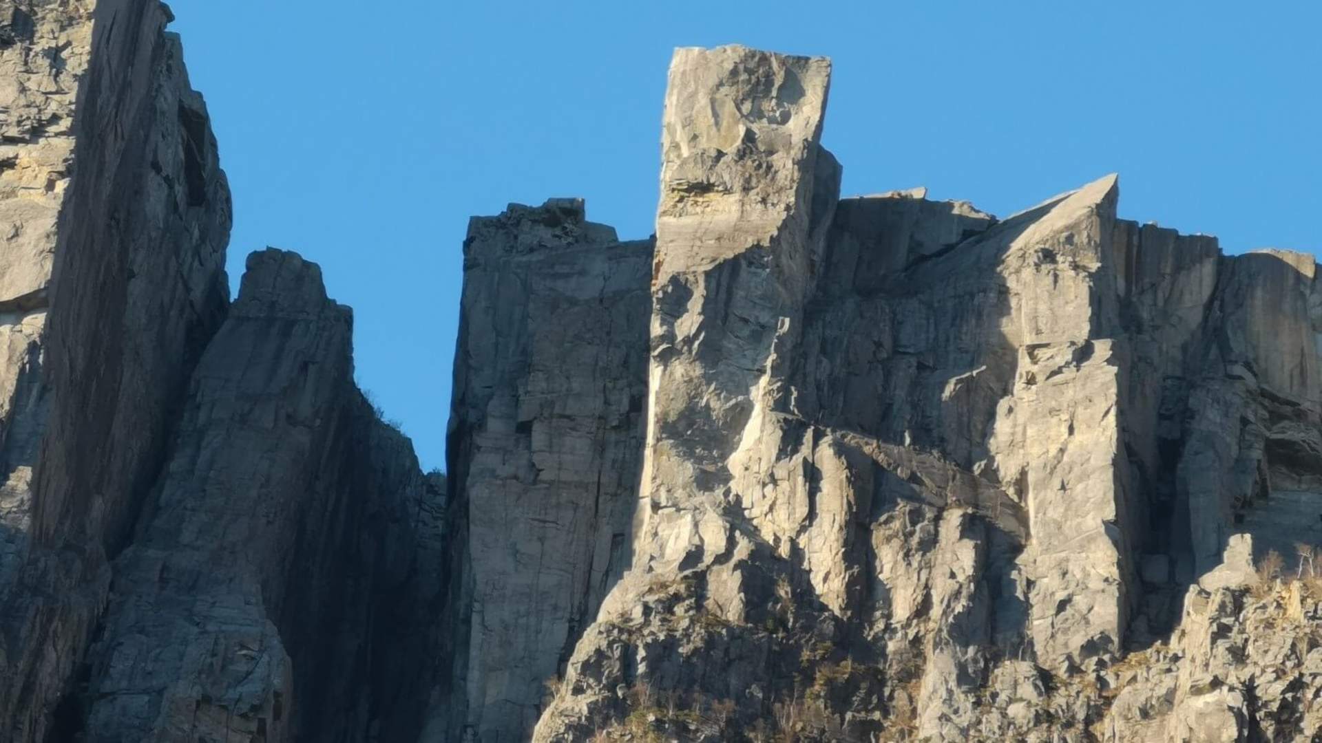 Preikestolen fra fjorden