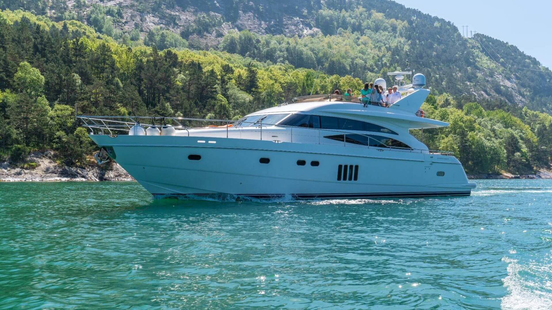 Private Cruise barolo III yacht