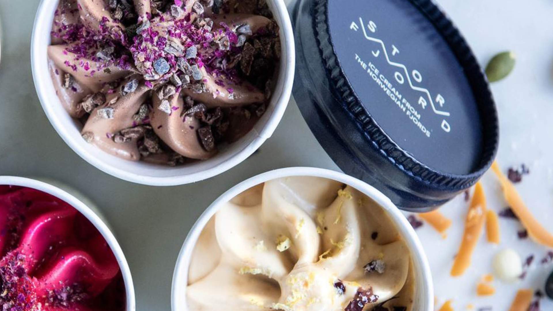 Kalde fristelser fra Storfjord Iskrem.