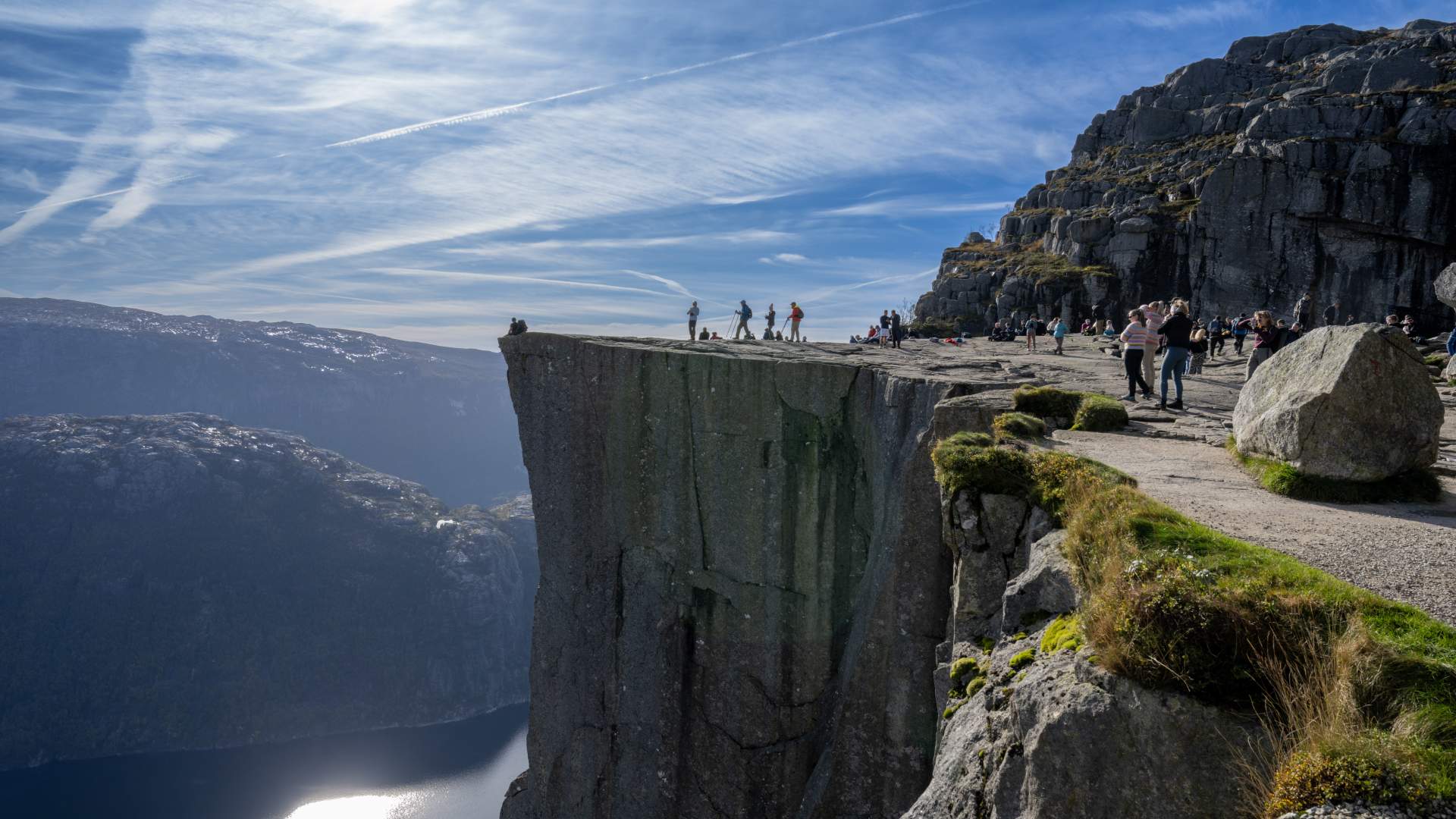 Guided hike to Preikestolen