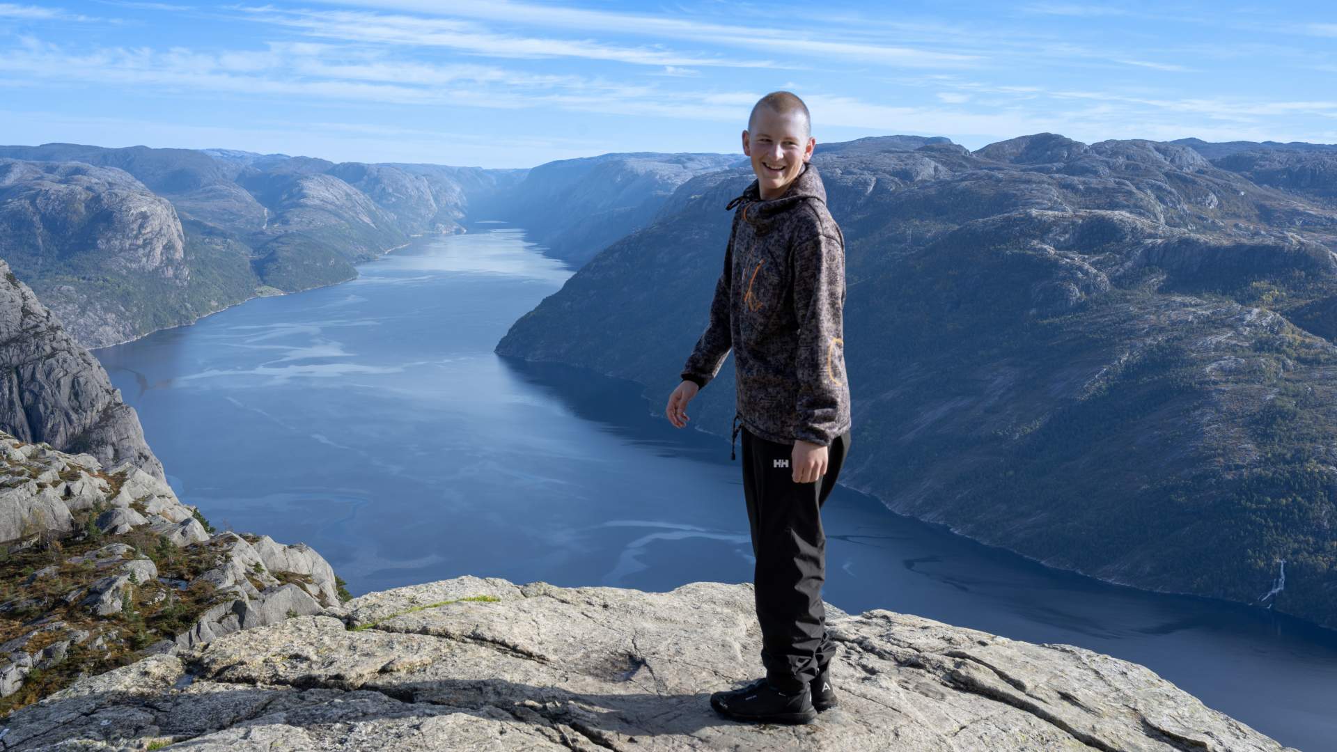 Guided hike to Preikestolen